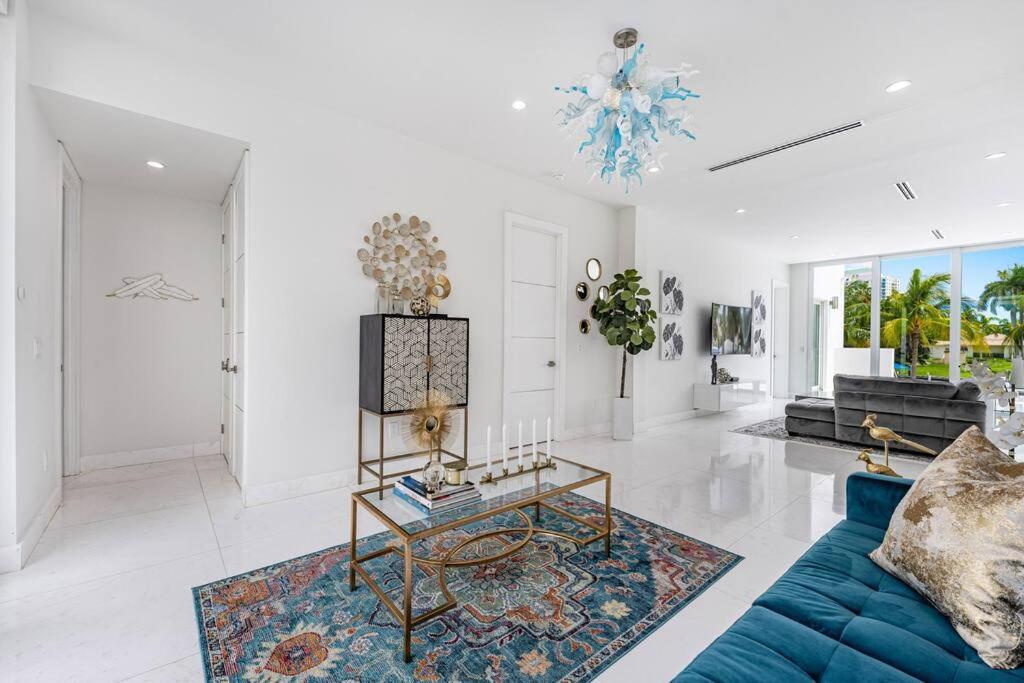 EXCLUSIVE PRIVATE RETREAT IN MIAMI !
