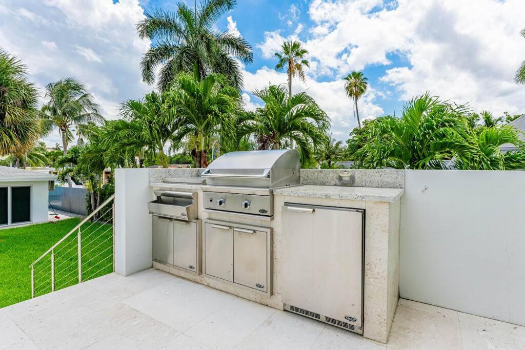 EXCLUSIVE PRIVATE RETREAT IN MIAMI !