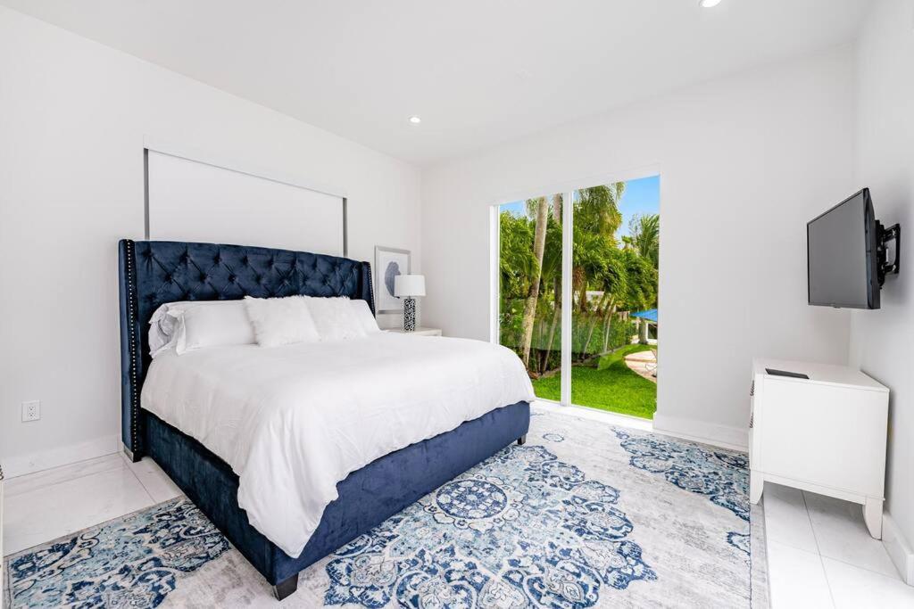 EXCLUSIVE PRIVATE RETREAT IN MIAMI !