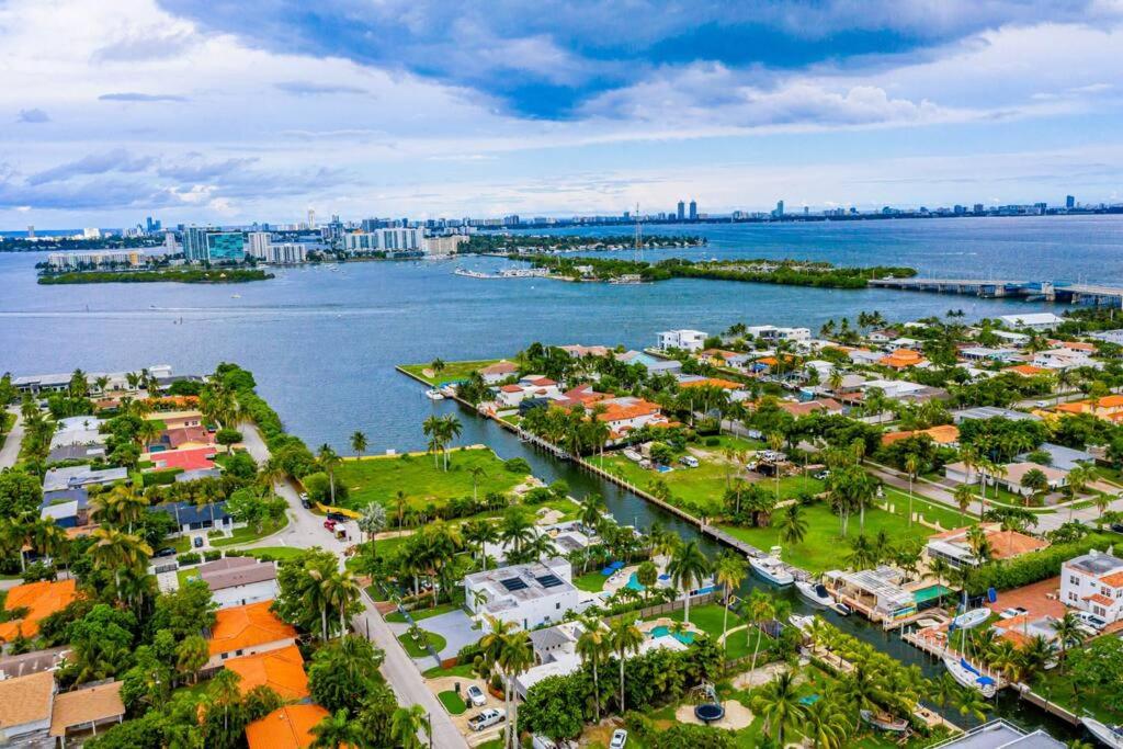 EXCLUSIVE PRIVATE RETREAT IN MIAMI !