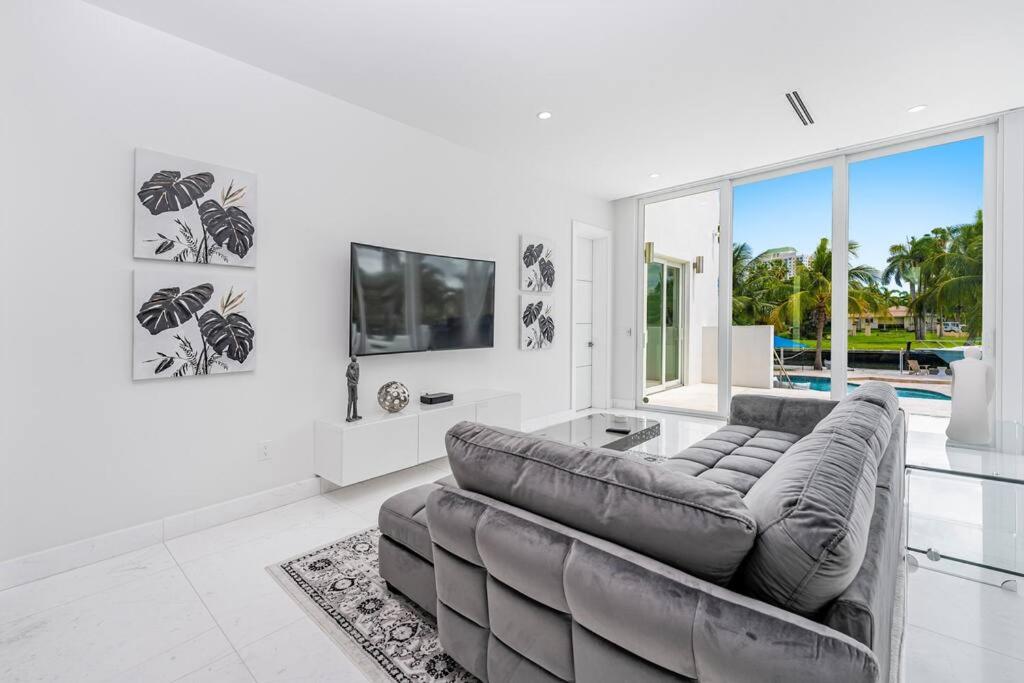 EXCLUSIVE PRIVATE RETREAT IN MIAMI !