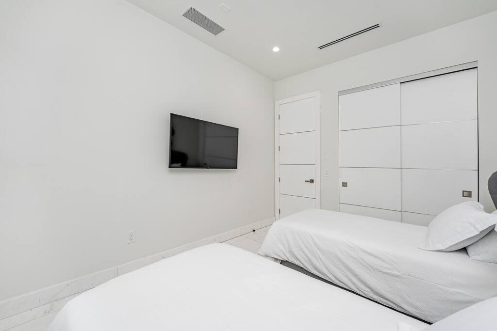 EXCLUSIVE PRIVATE RETREAT IN MIAMI !