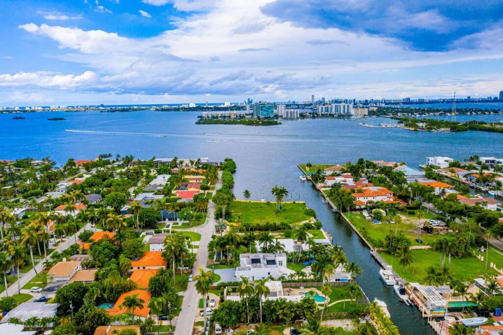 EXCLUSIVE PRIVATE RETREAT IN MIAMI !