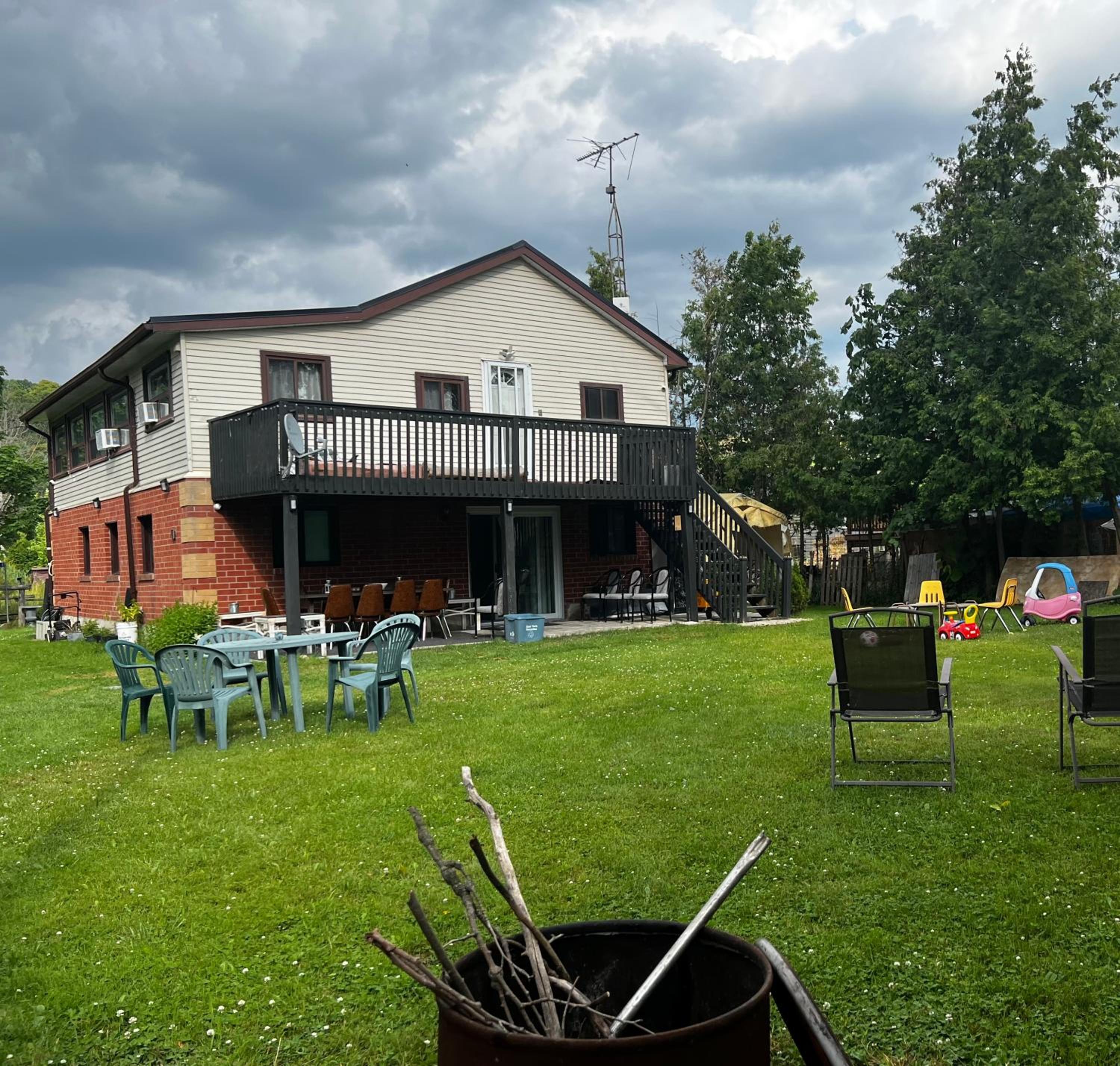 5 Bedrooms Cottage at Rice Lake!