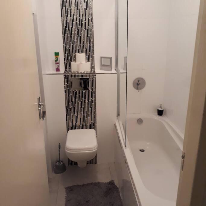 36 HydePark Apartments view 2