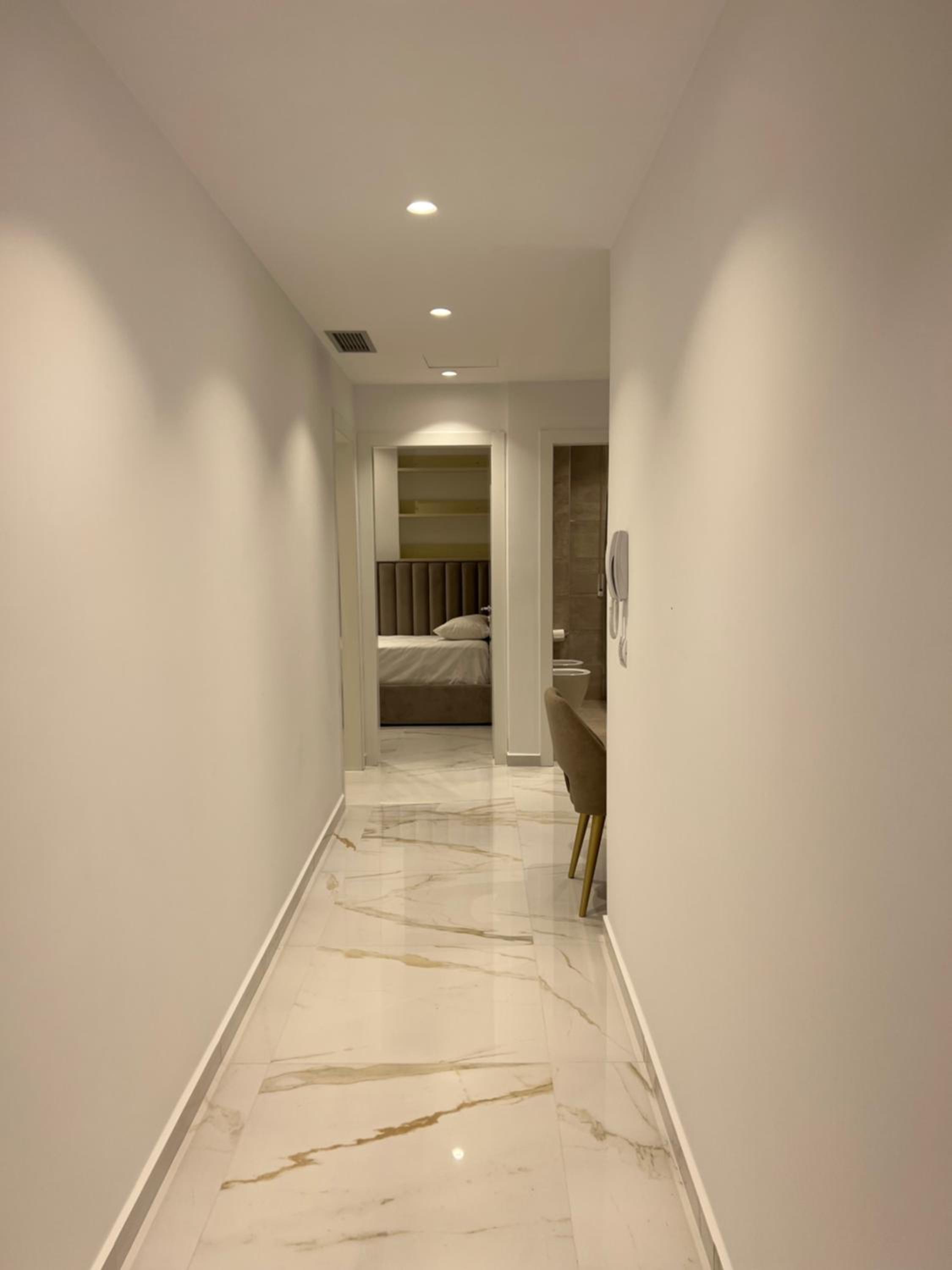 Mumbas Apartment 3