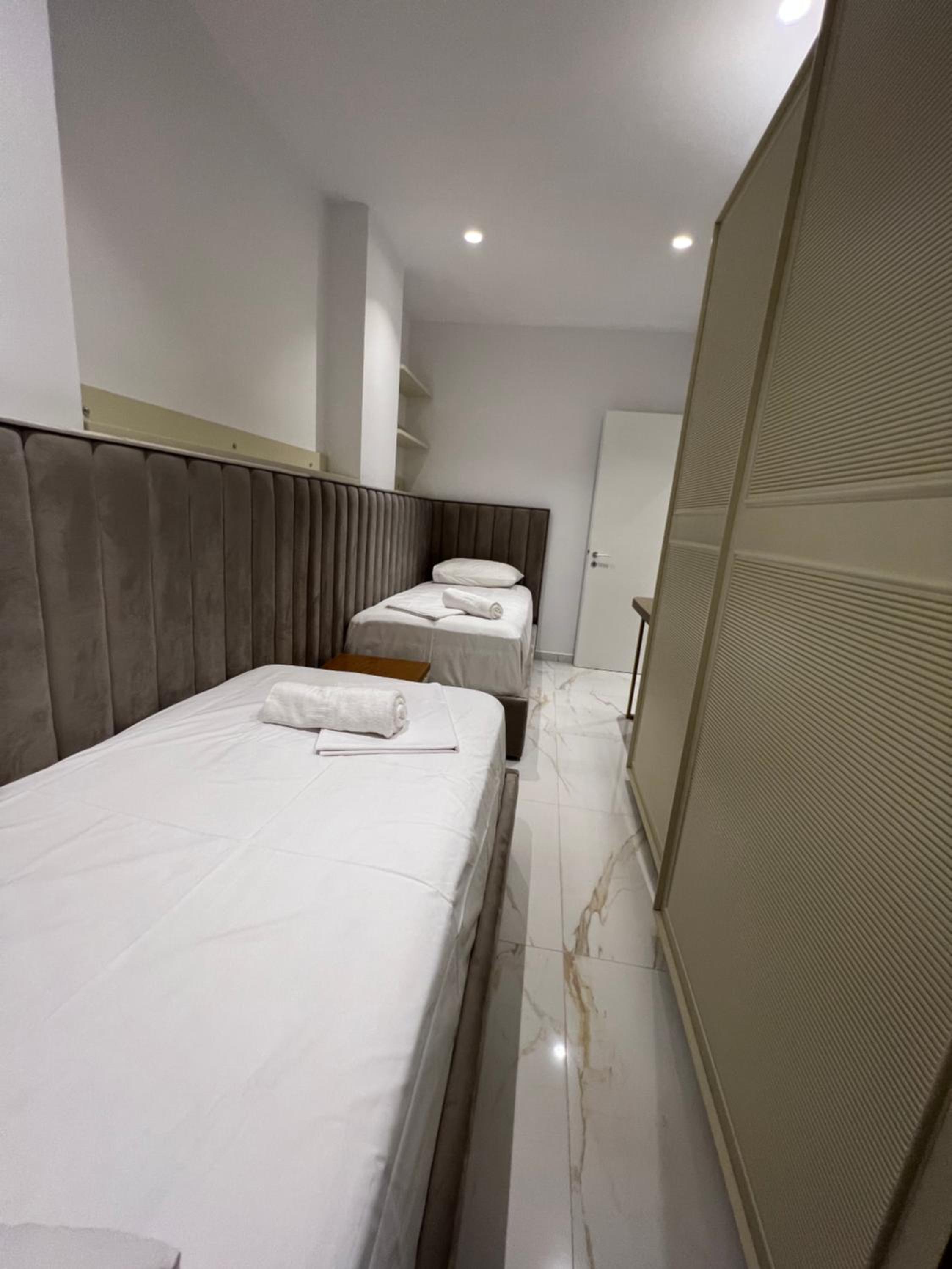 Mumbas Apartment 3