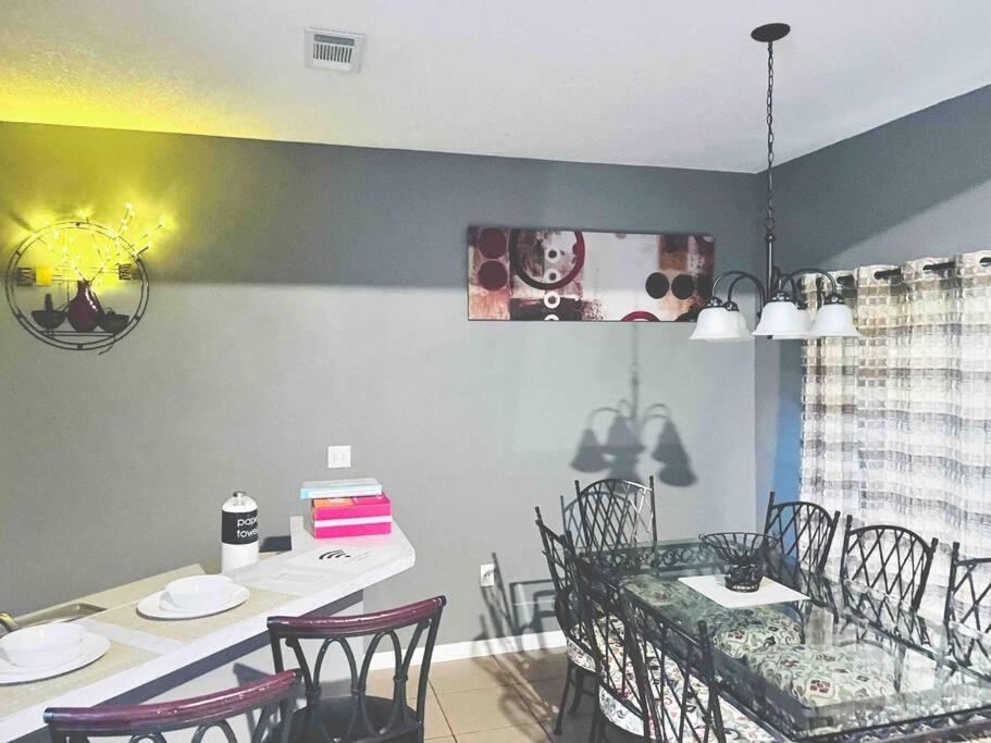 Crystal Orlando-3BR-Pet Friendly-RightNextToDisney