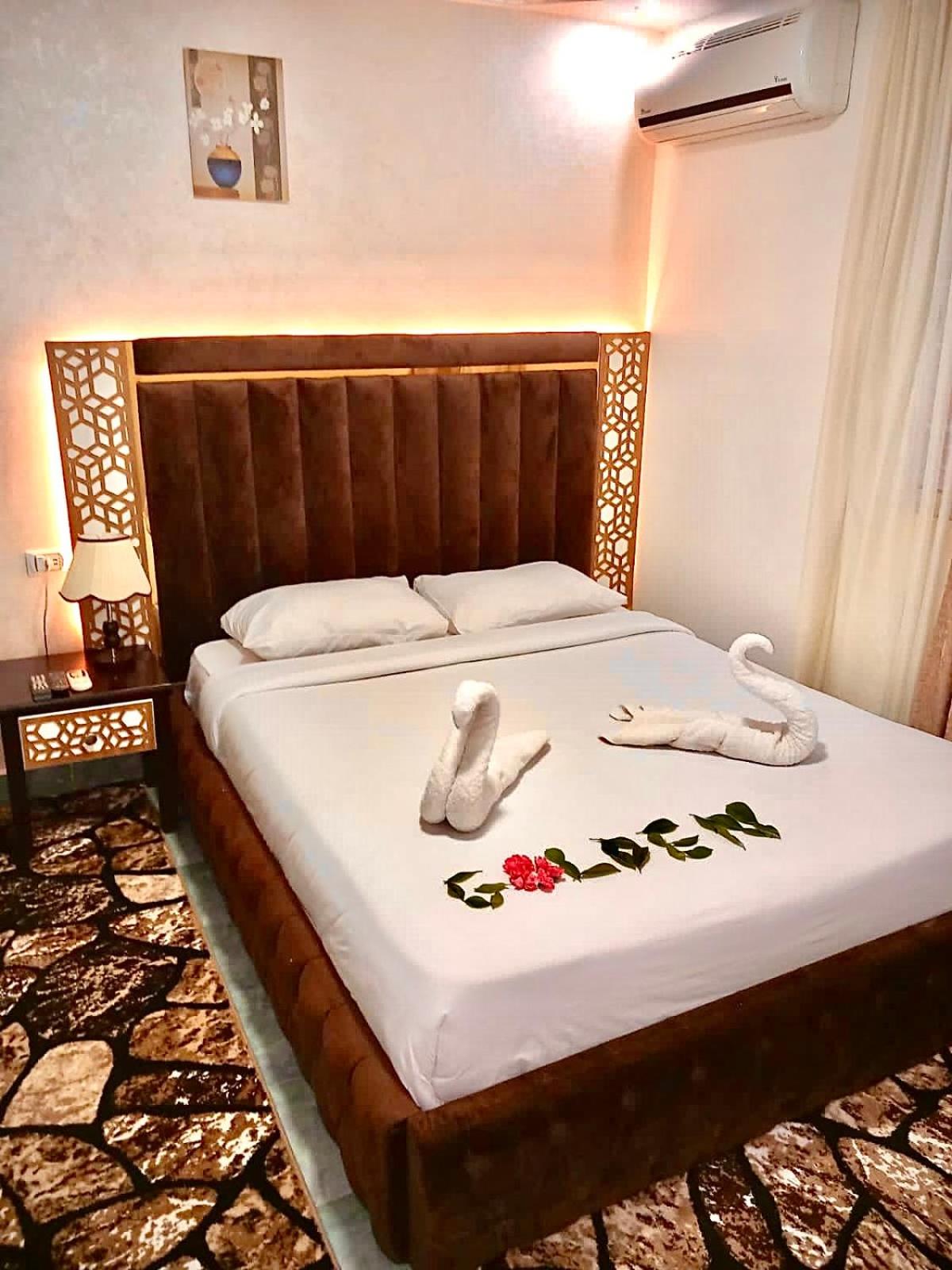 Golden Pyramids view guest house