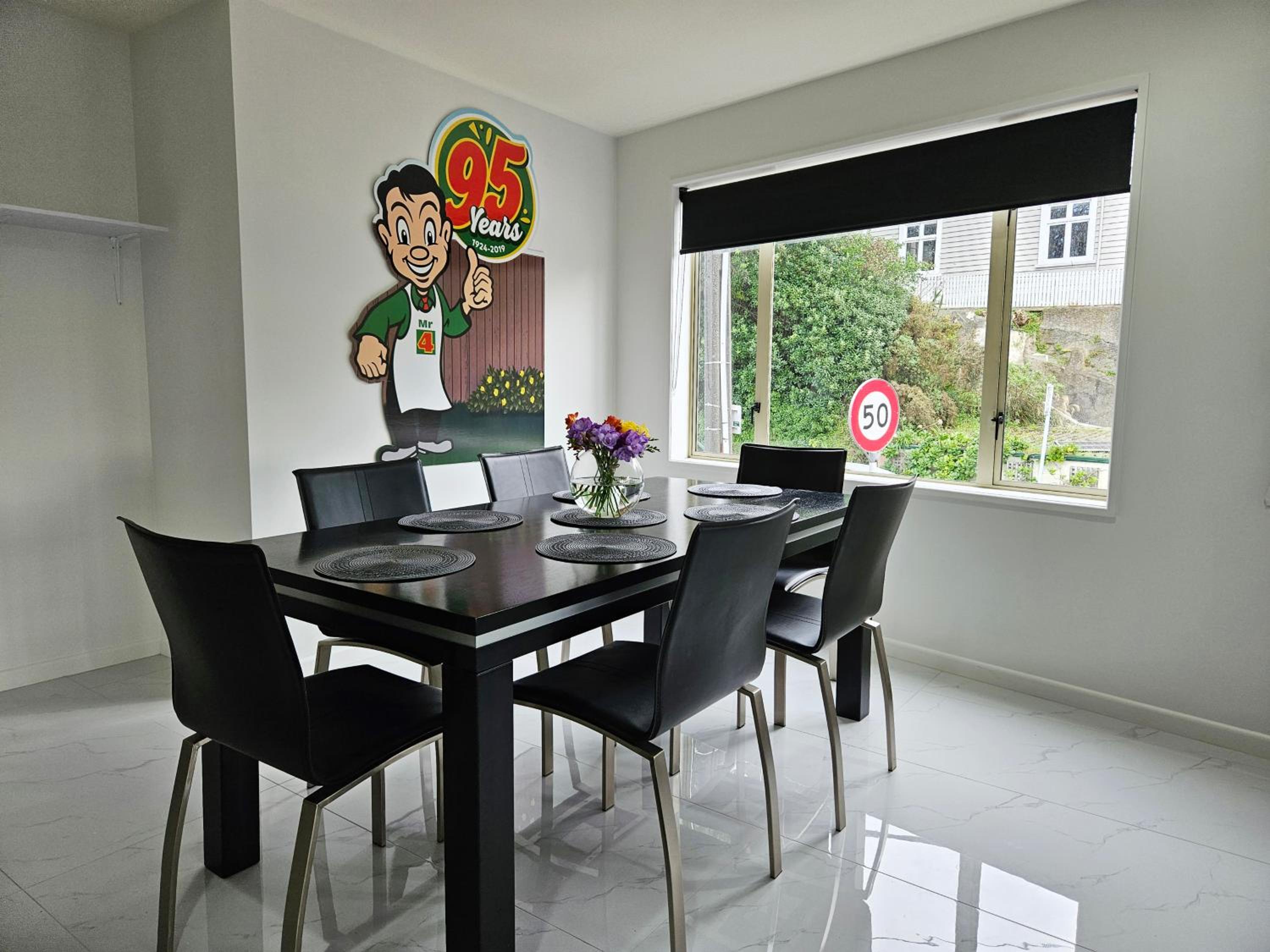 Light & Airy Heart of Central Kelburn! view 3