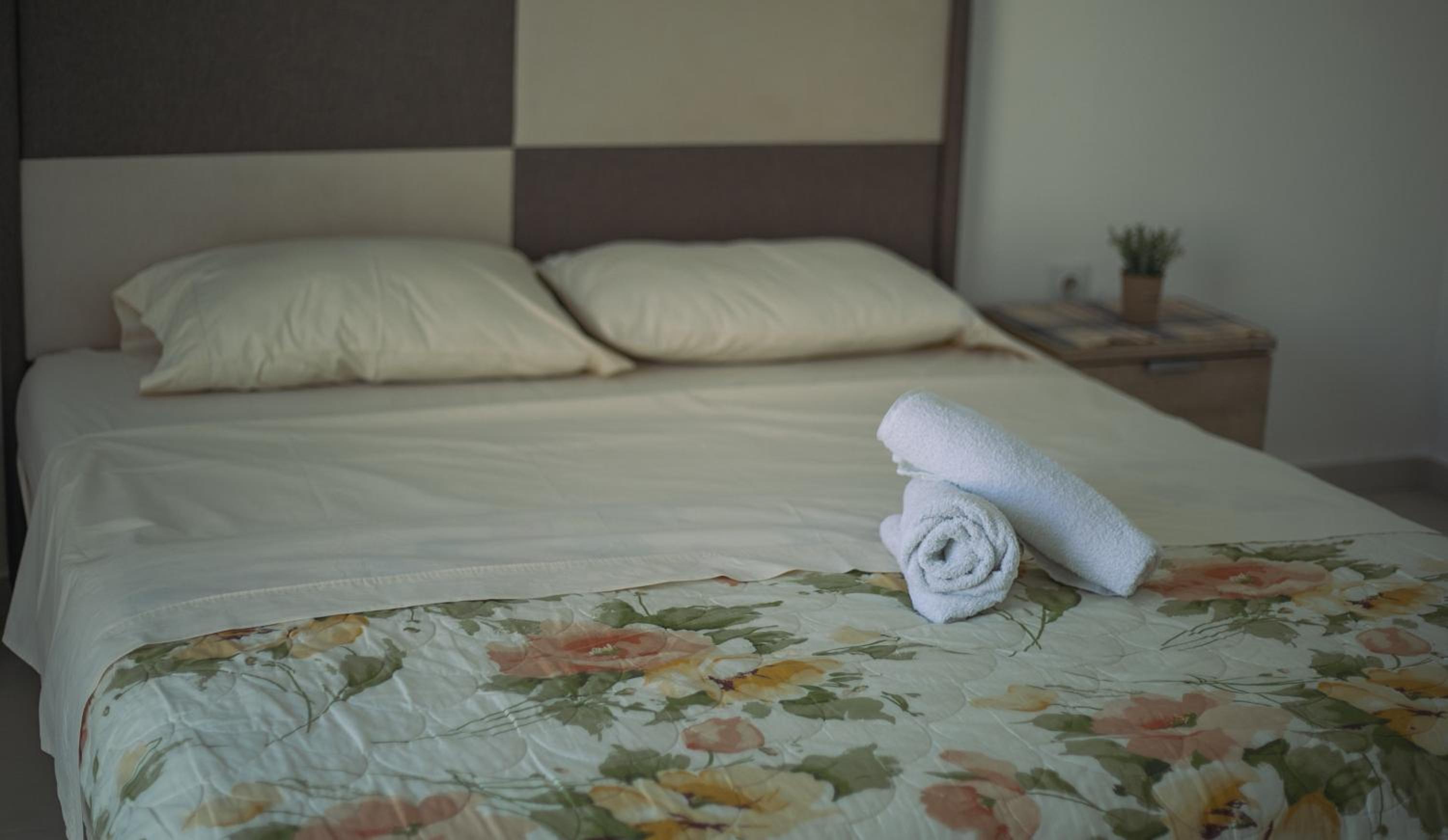 Nimes Apartments