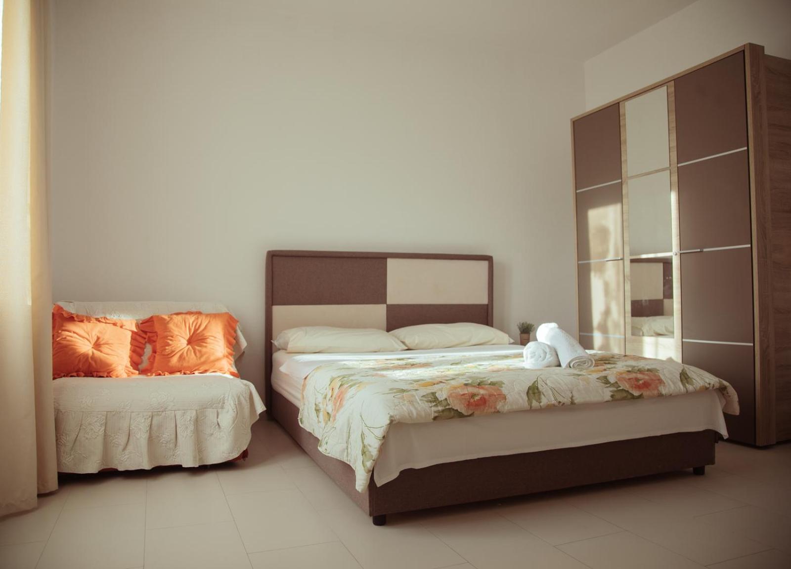 Nimes Apartments