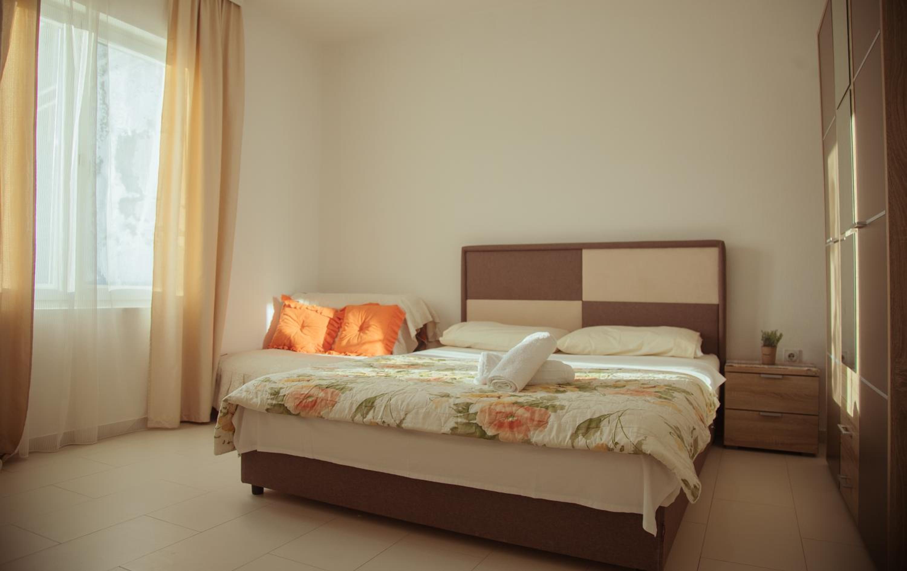 Nimes Apartments