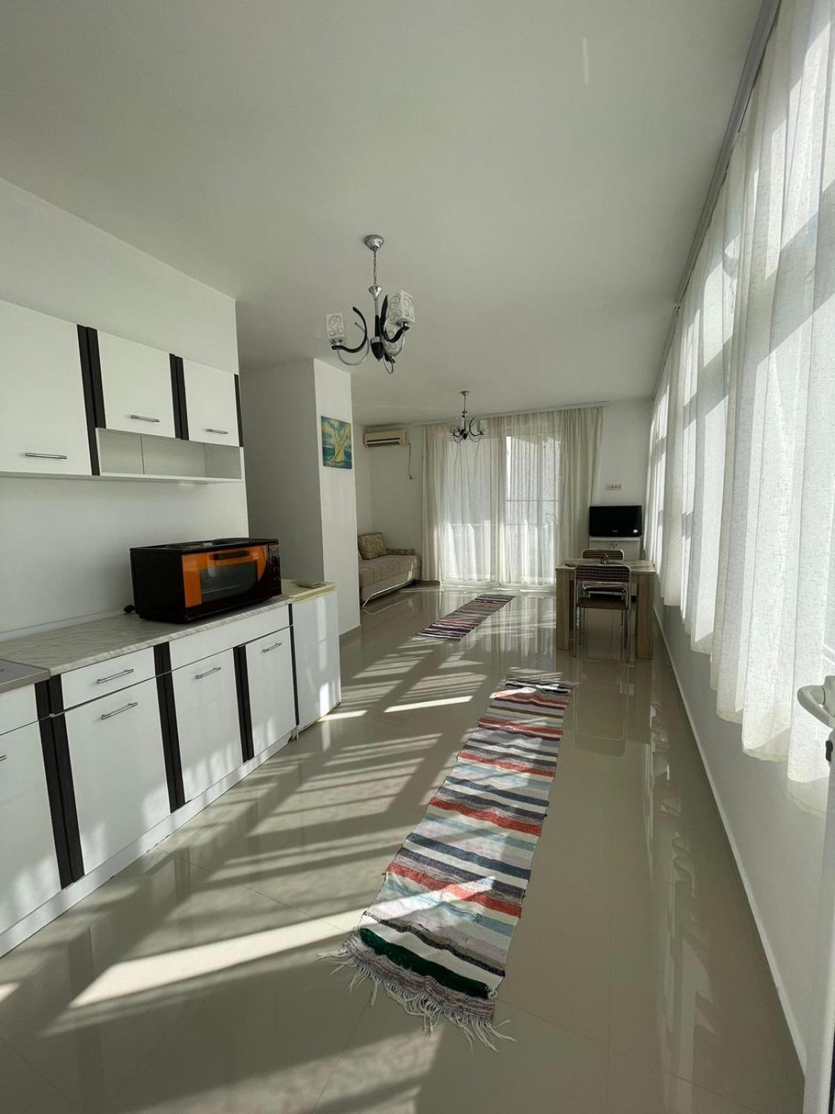 Nimes Apartments