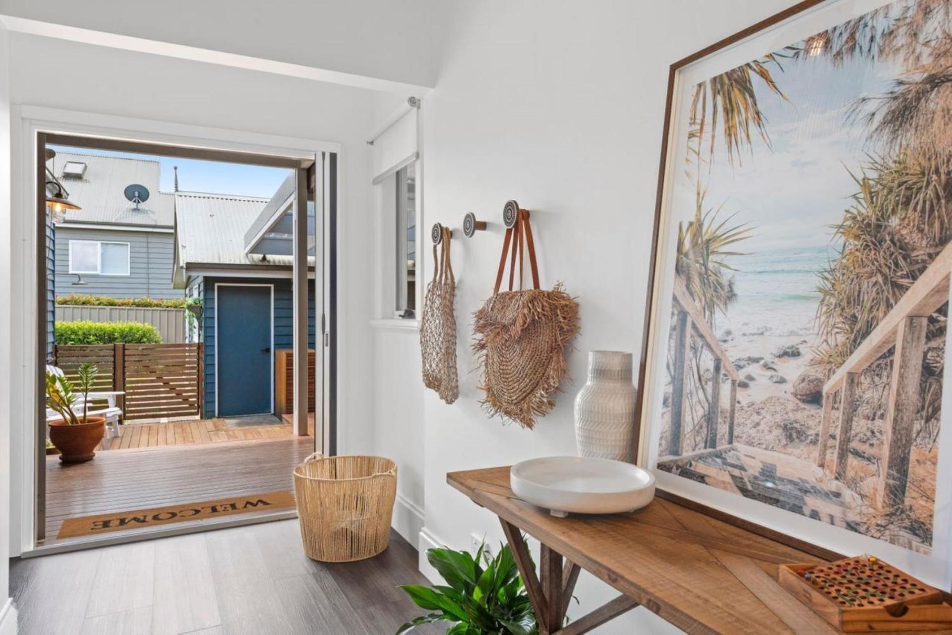Countryside Luxe - 5 minute drive to the Beach!