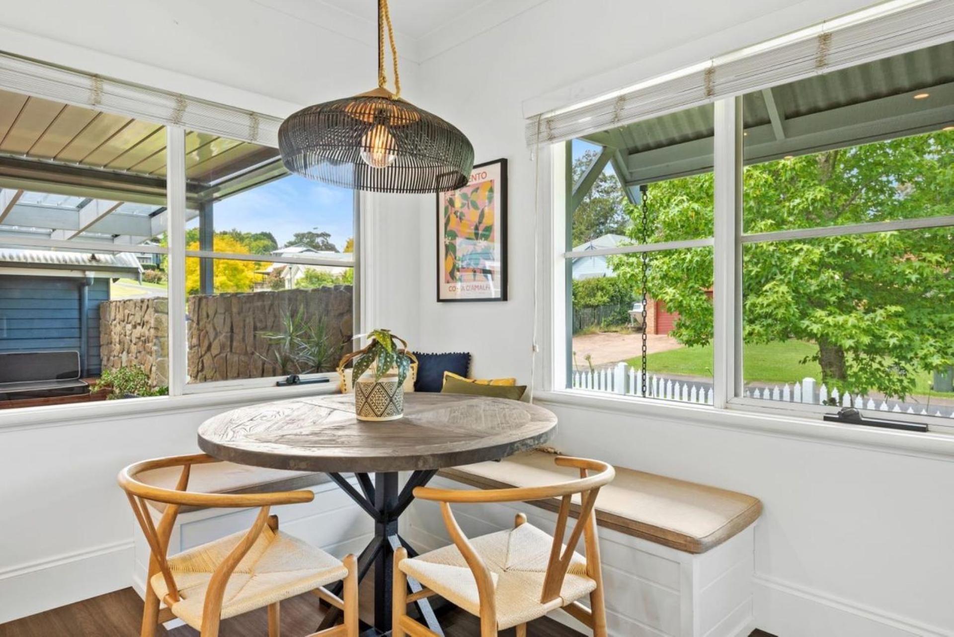 Countryside Luxe - 5 minute drive to the Beach!