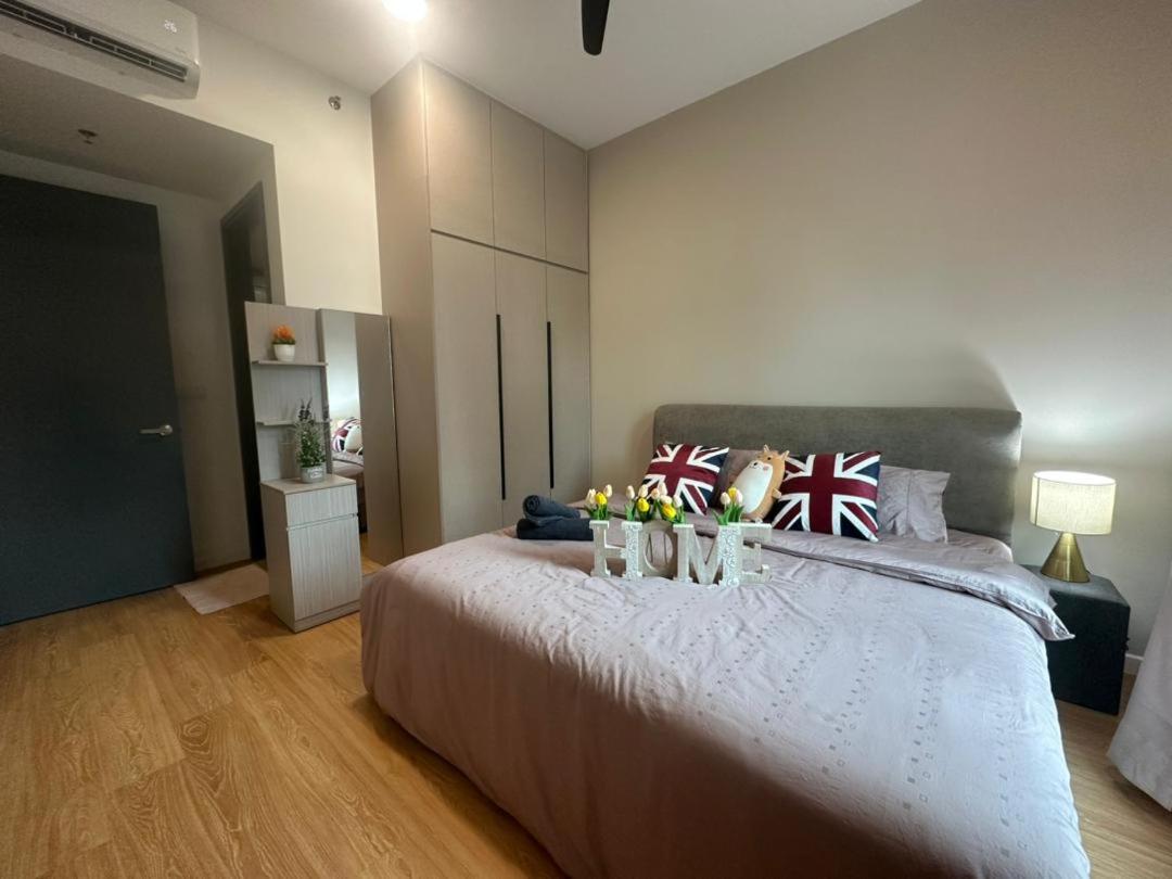 Inspirasi Mont Kiara 3 Rooms Balcony Free WIFI & Carpark By The Homez