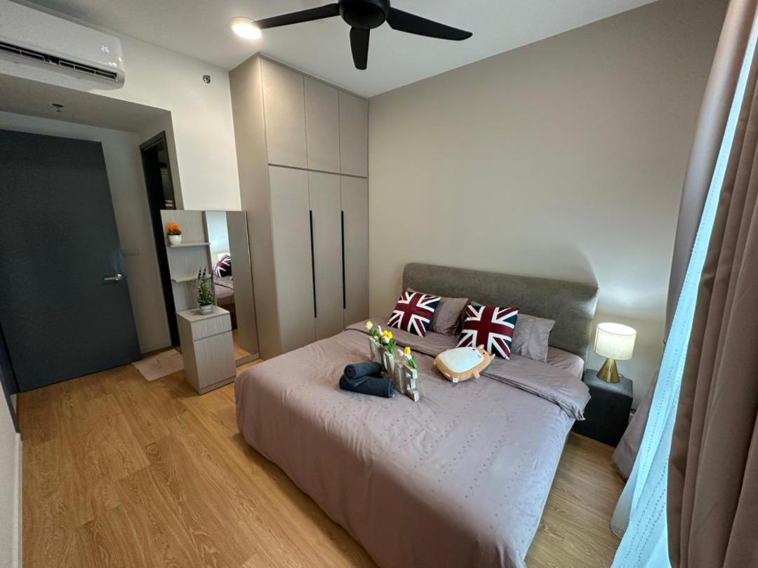 Inspirasi Mont Kiara 3 Rooms Balcony Free WIFI & Carpark By The Homez
