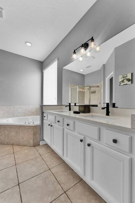 Luxurious 7BR Home Near DisneyPoolTheatreGame Room