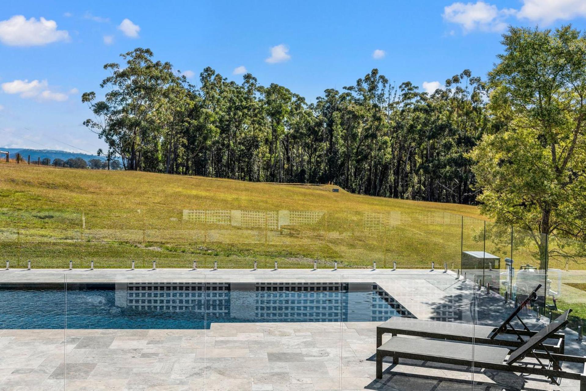 Woodstock Retreat Milton - Private Pool & Wood Fireplace