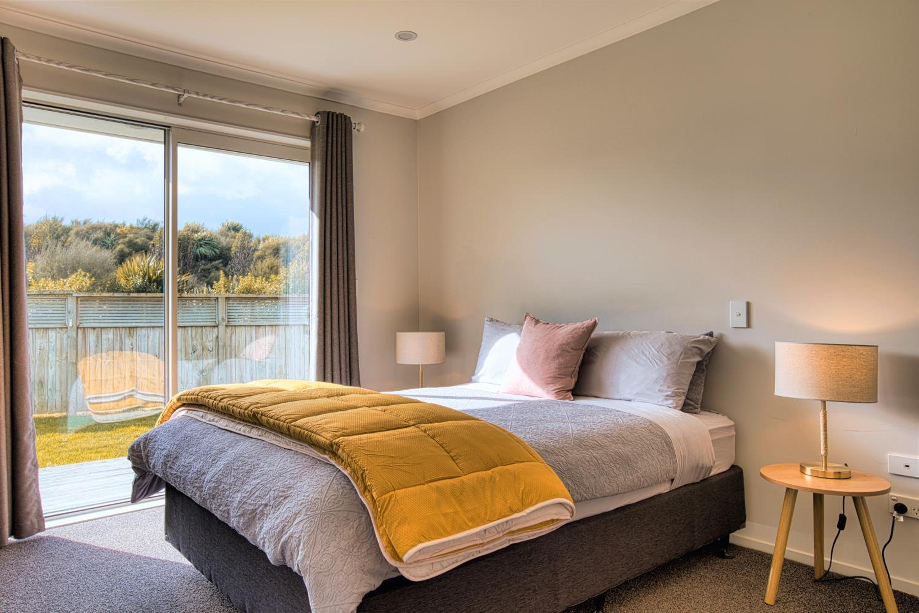Cambridge Modern 4 Bedrooms House view 2