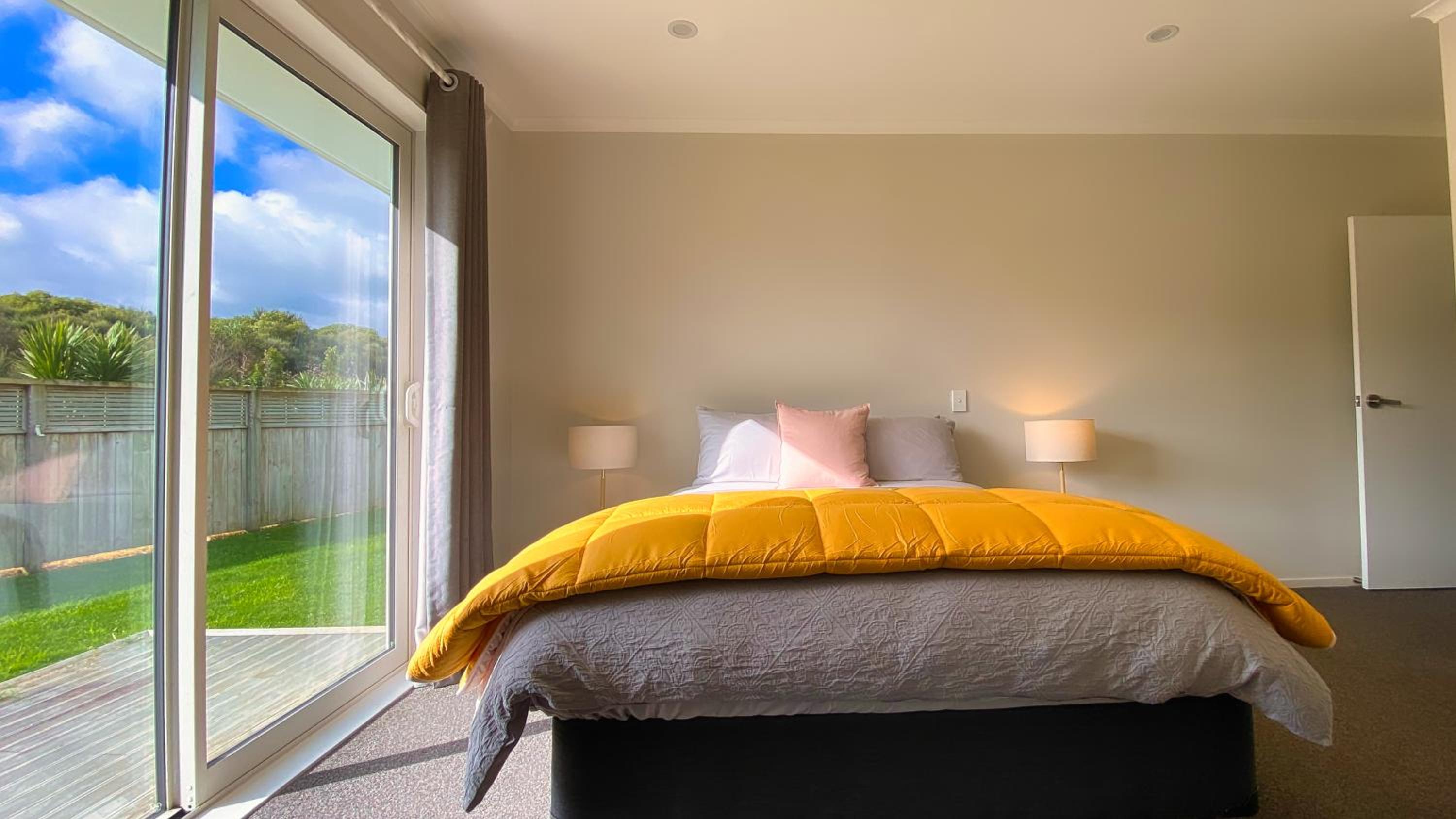 Cambridge Modern 4 Bedrooms House view 3