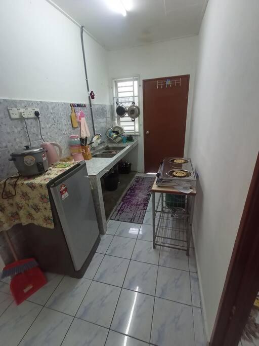 Homestay Tokwan Besar & Selesa! photo 2