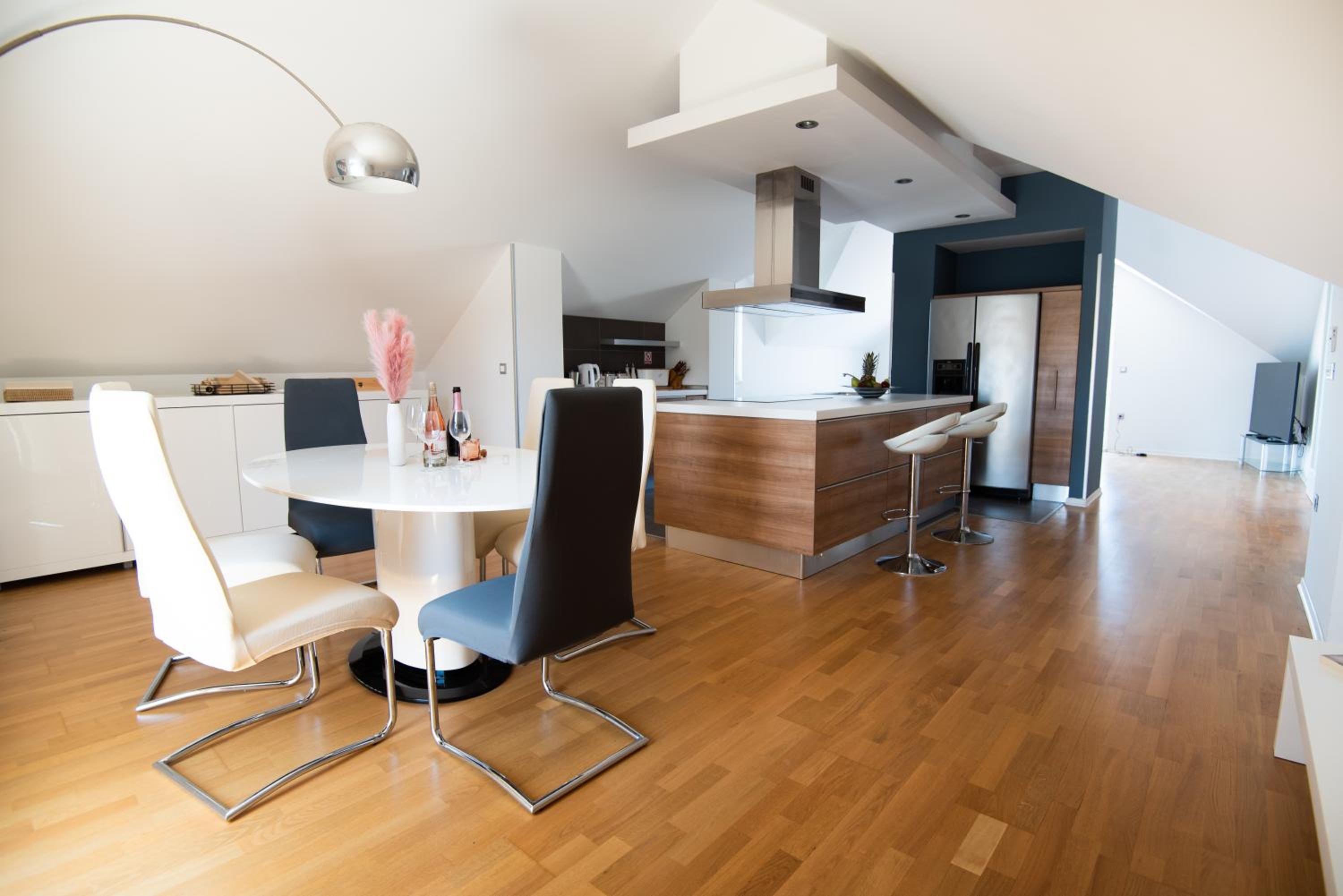 Milic Apartments - by the sea view 2