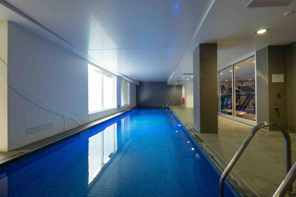 City apartment, pool & carpark