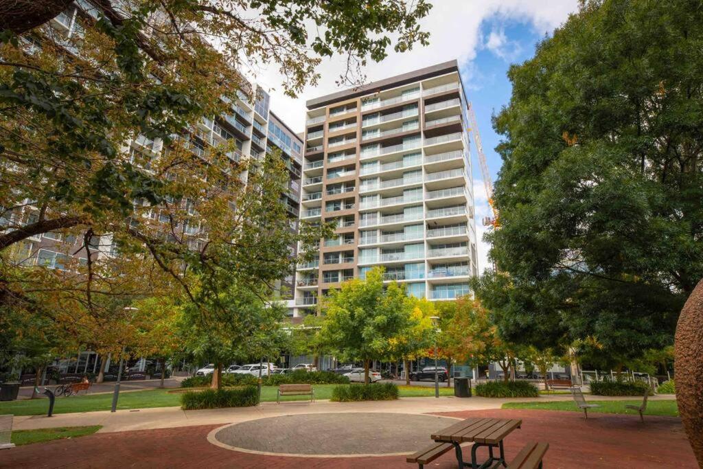 Hotel City Apartment, Pool & Carpark