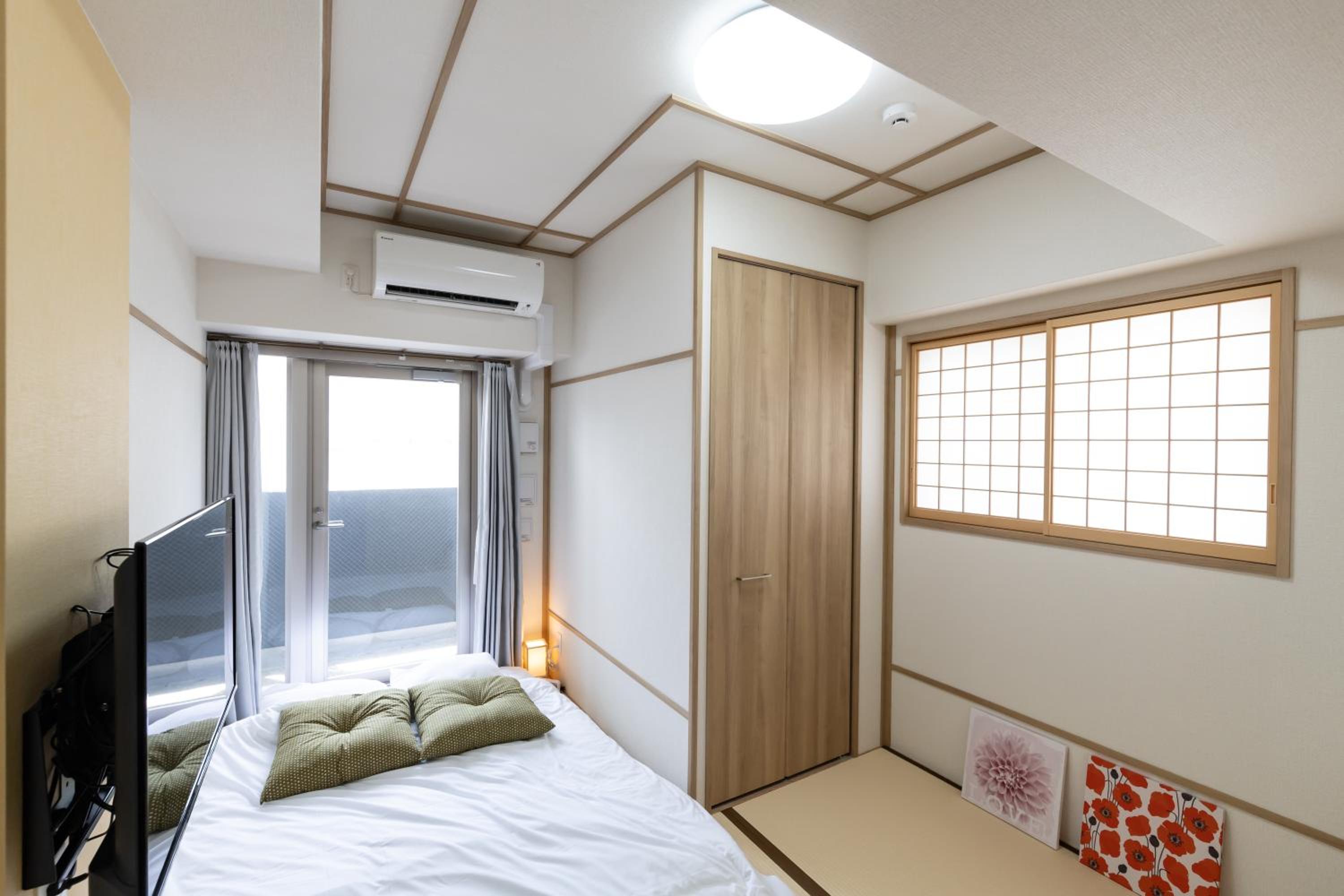 H2H Shinsaibashi