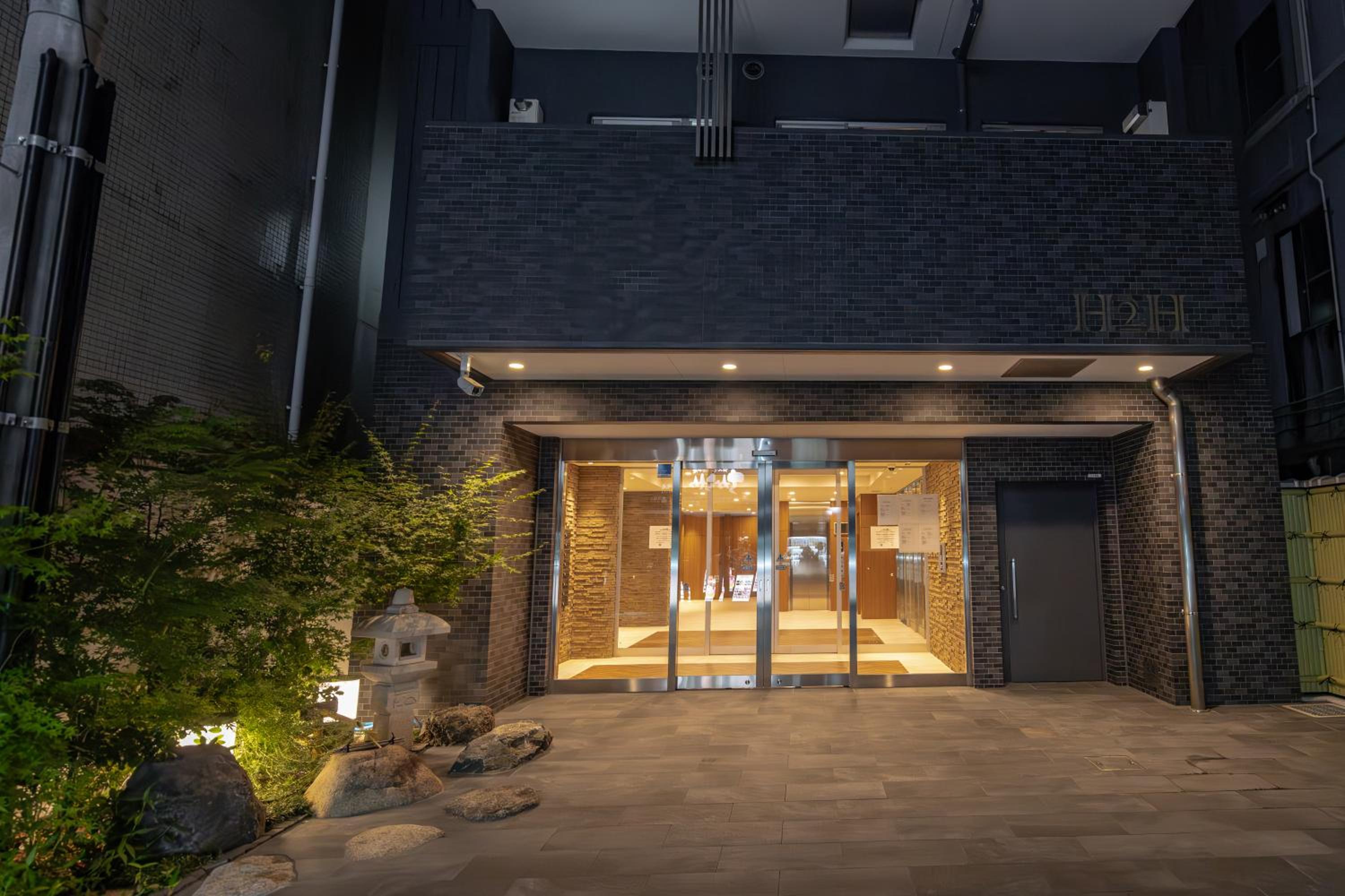 H2H Shinsaibashi