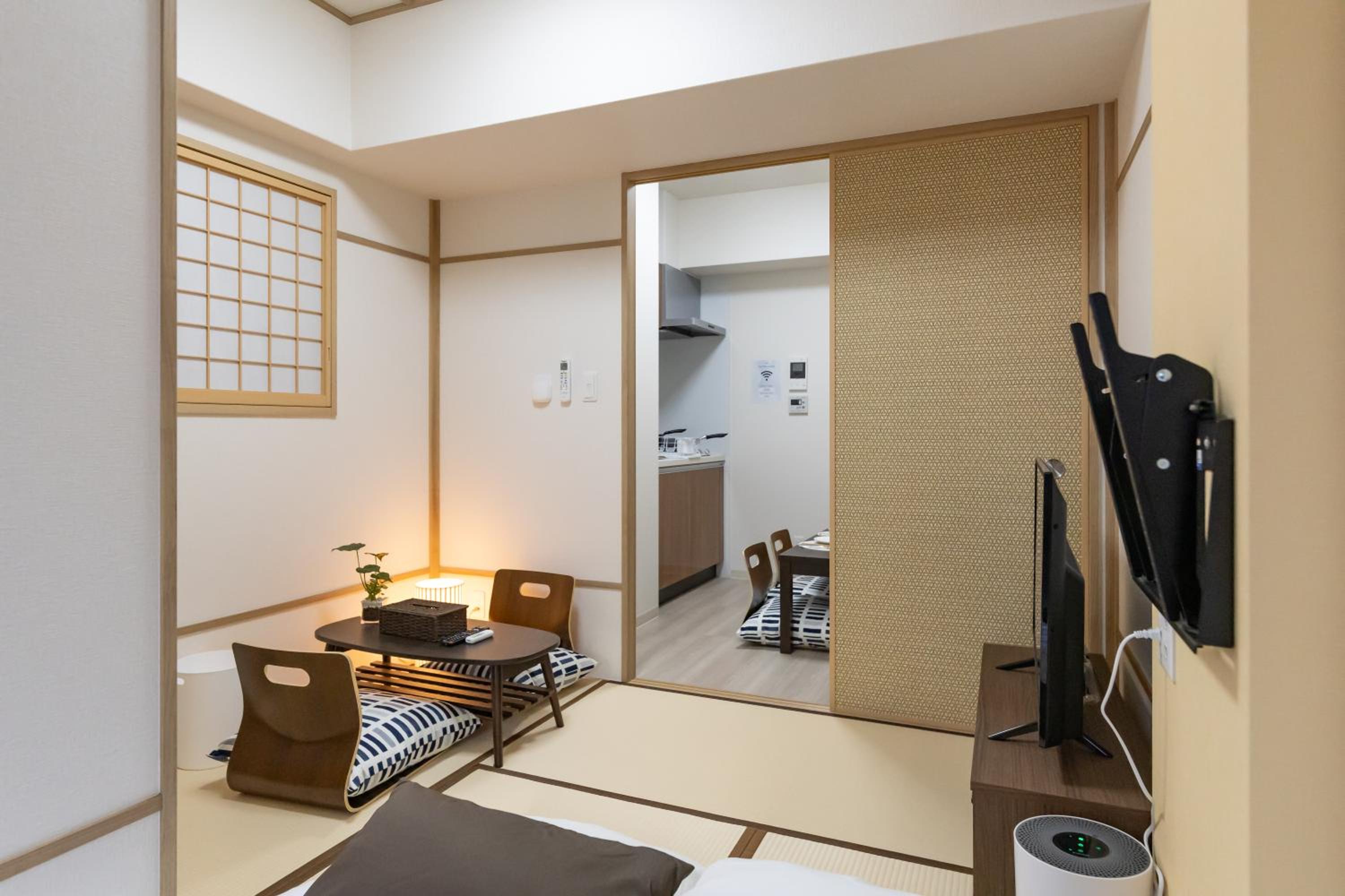 H2H Shinsaibashi