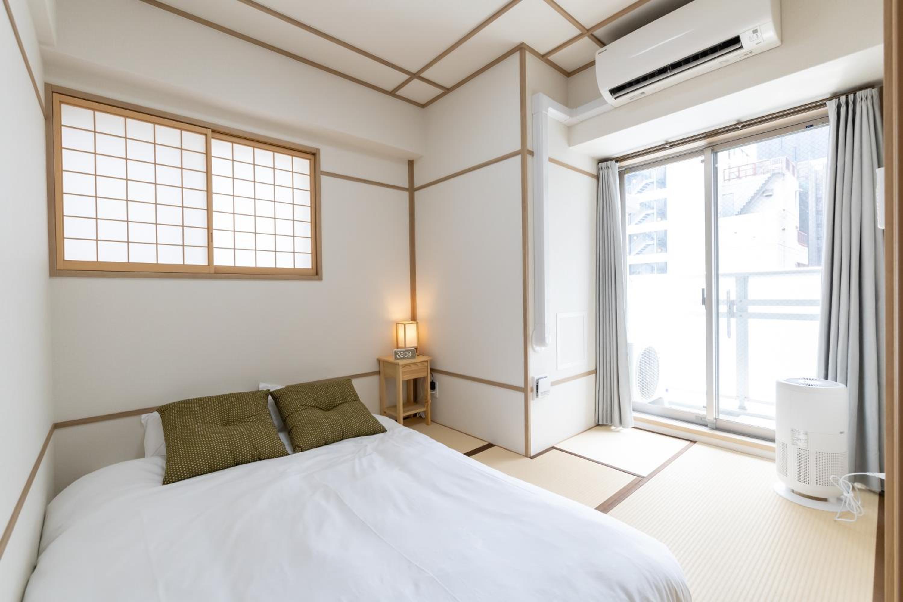 H2H Shinsaibashi