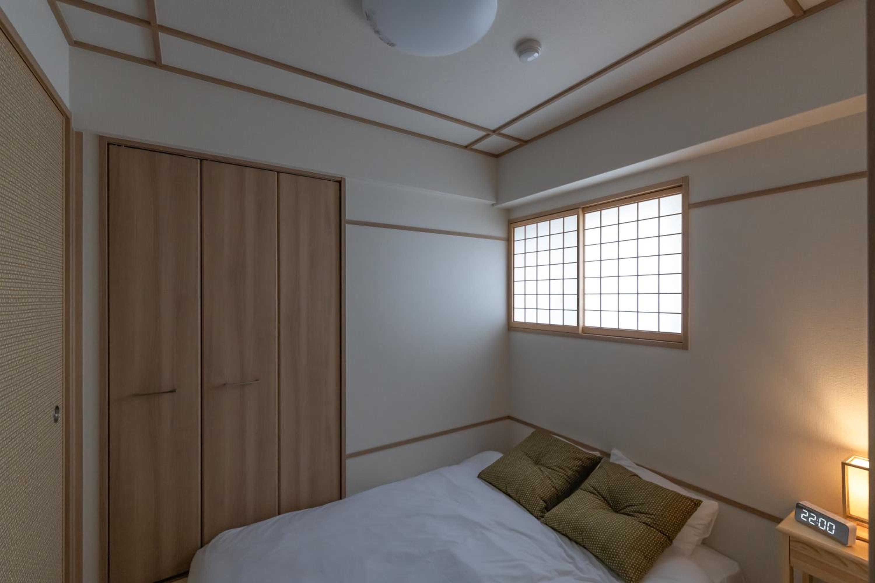 H2H Shinsaibashi