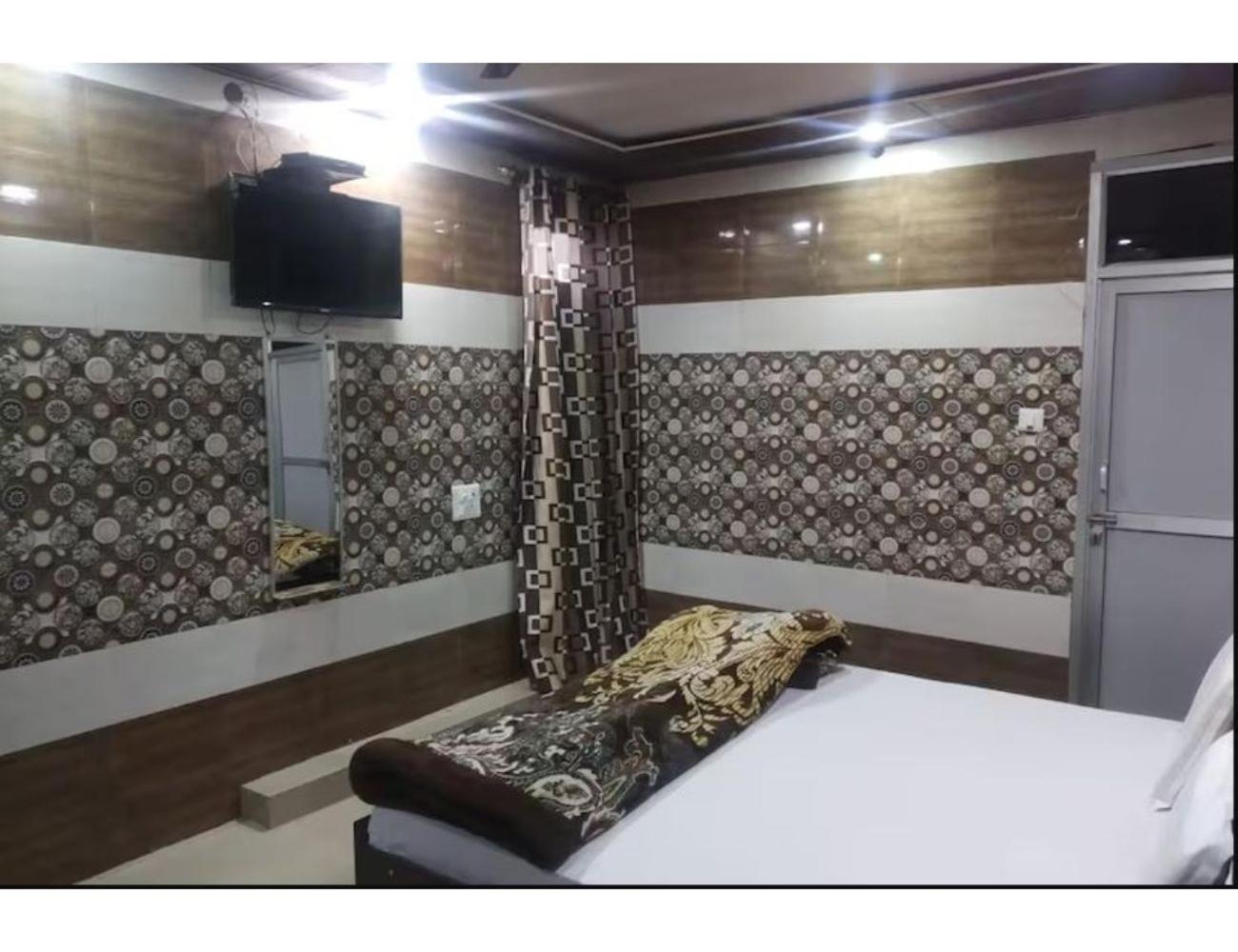 Sharma Guest House, Naina Devi, Himachal Pradesh view 4