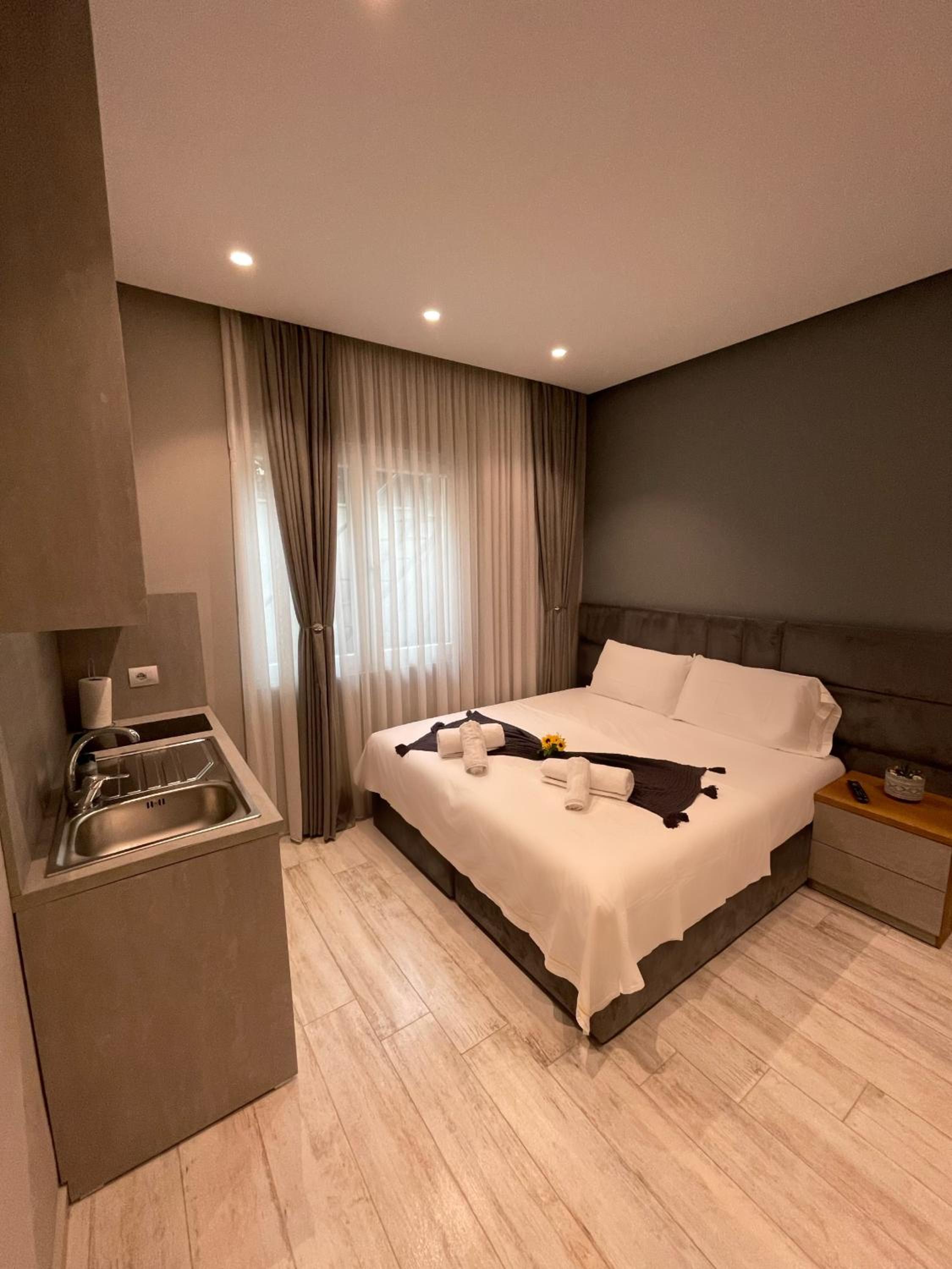 Alb Studio Apartments - Easy Access to City Center