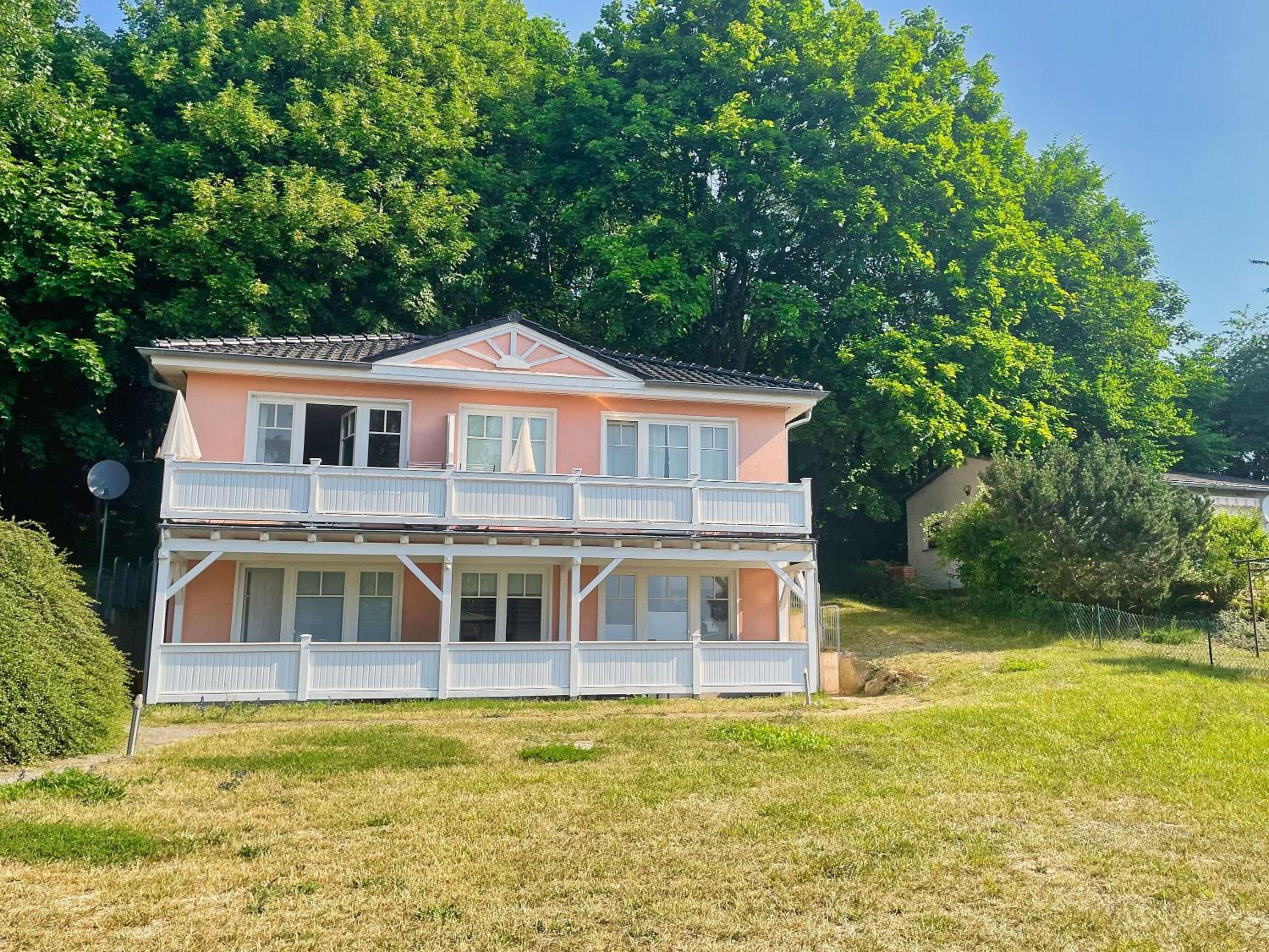 Ferienwohnung in ruhiger Lage, mit Meerblick - Villa am Sonnenhang FeWo 01