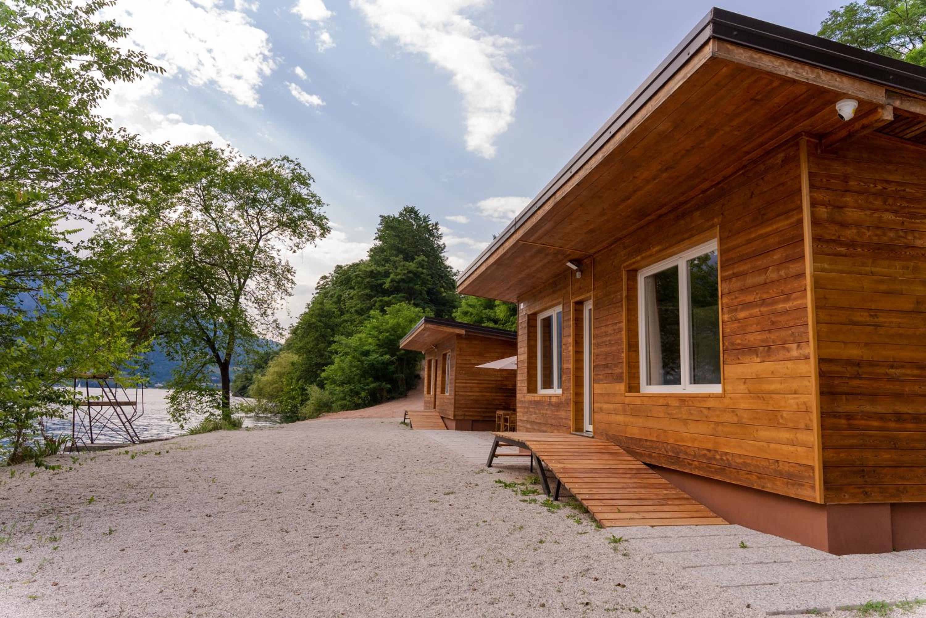 Chalet Alessandrini - Private Lakeside Beach photo 2