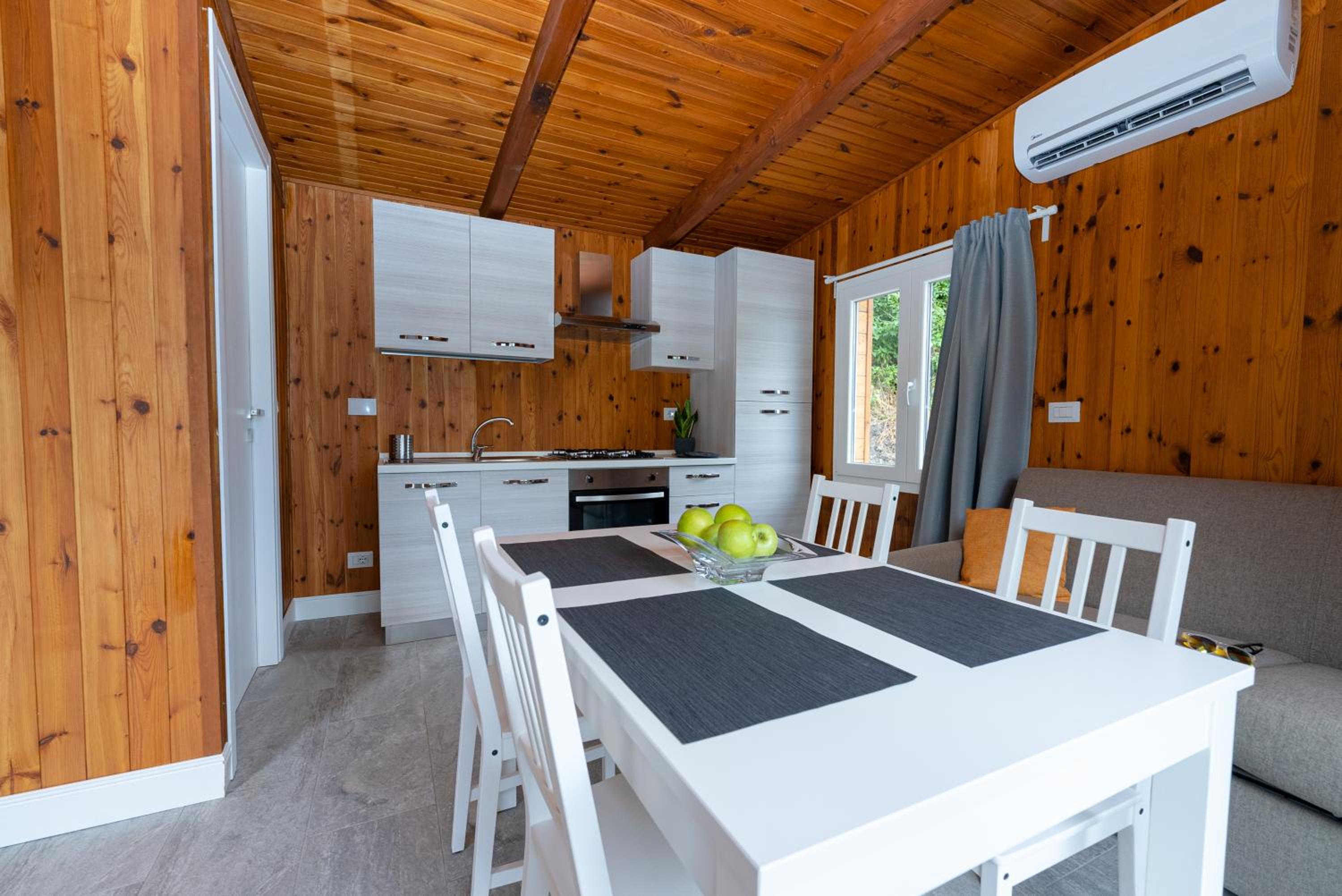 Chalet Alessandrini - Private Lakeside Beach photo 5