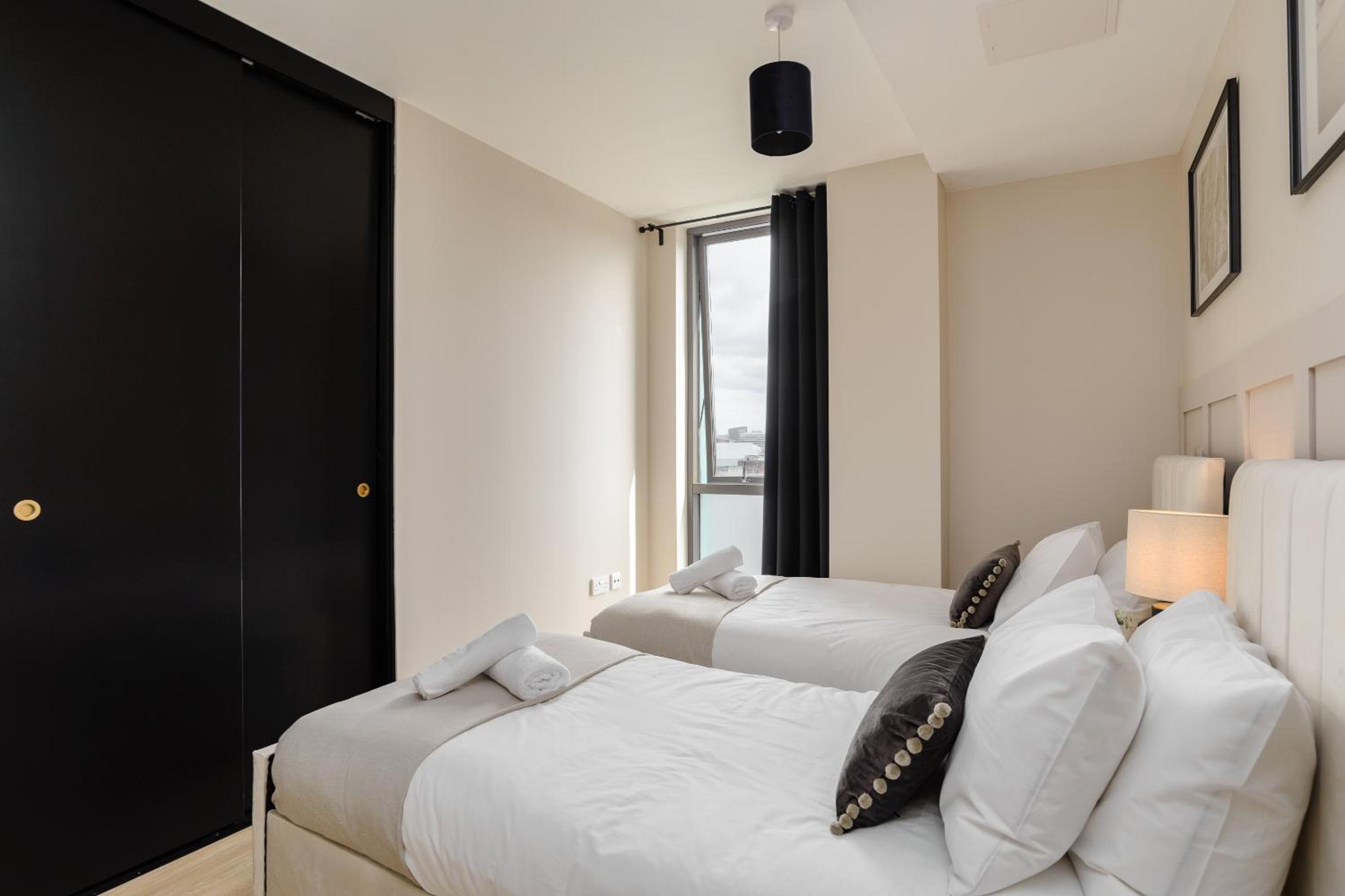 Premium Apartment - Allocated Parking - Great Location view 2