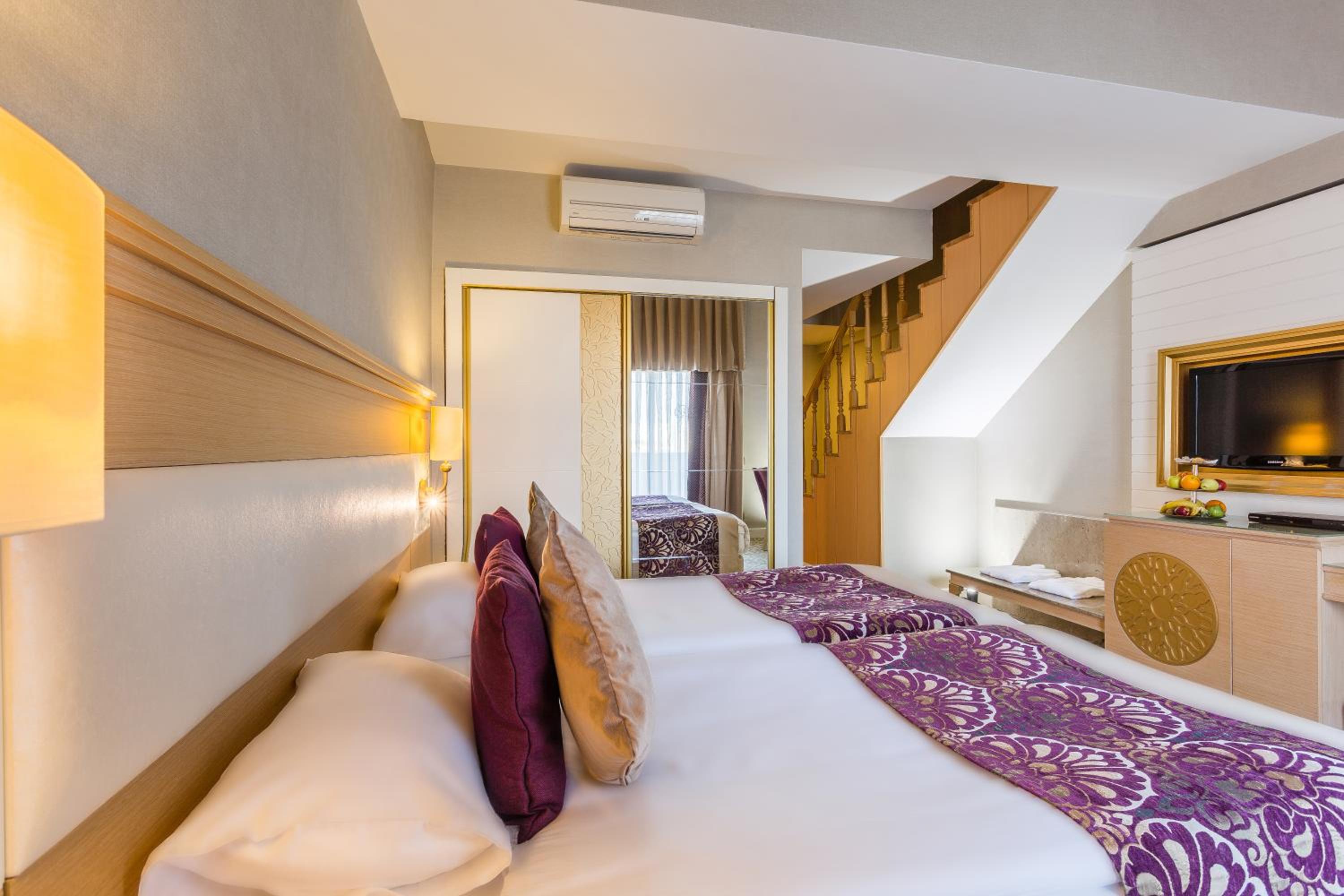 Villa Side Residence - Image 28