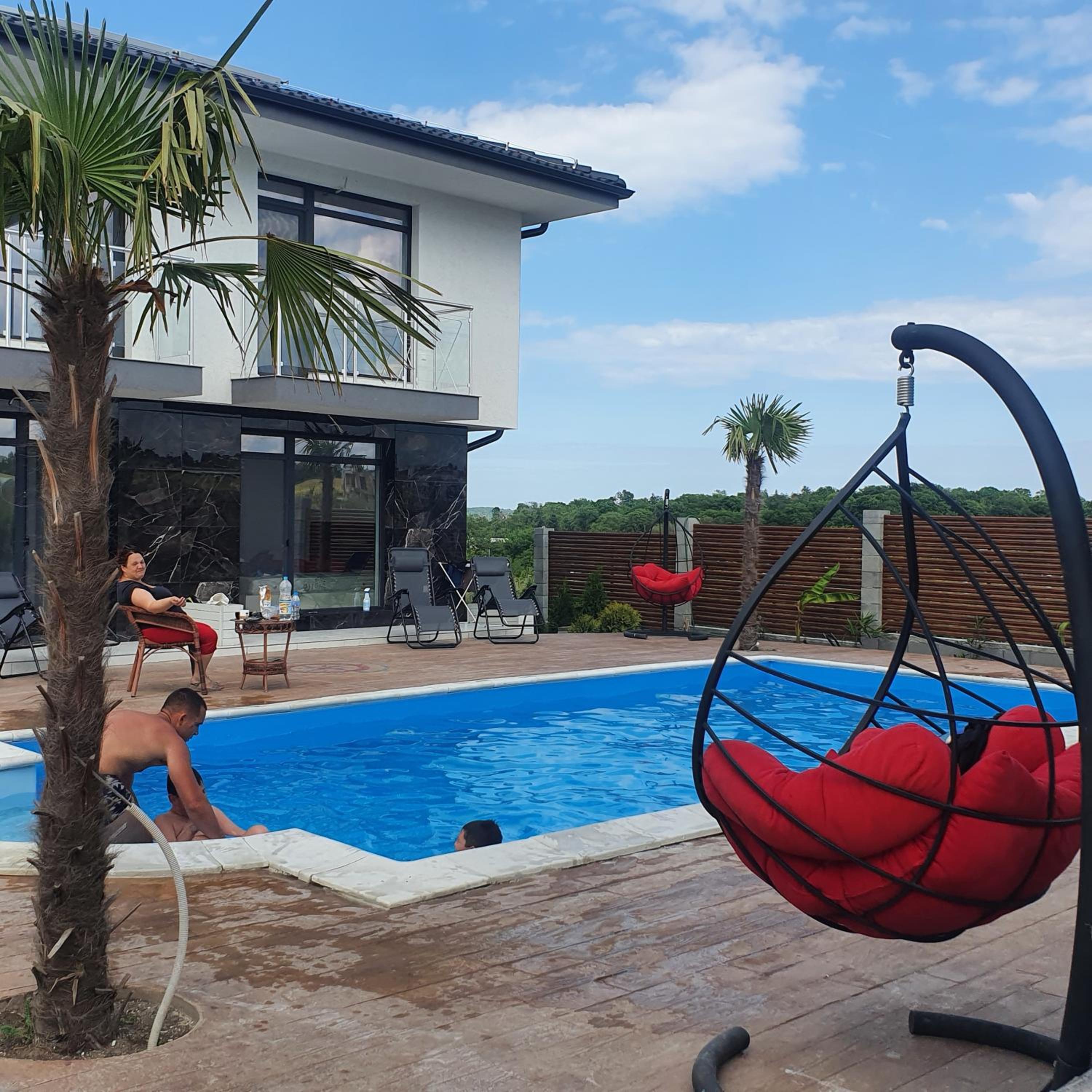 Captain Niko Apartments
