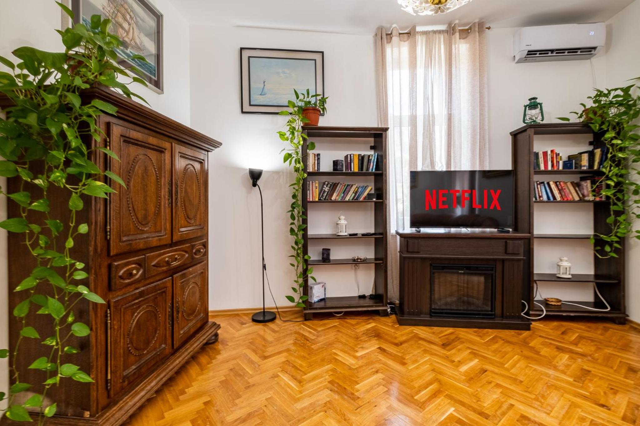 Aristocratic 2bdrm Central Apartment