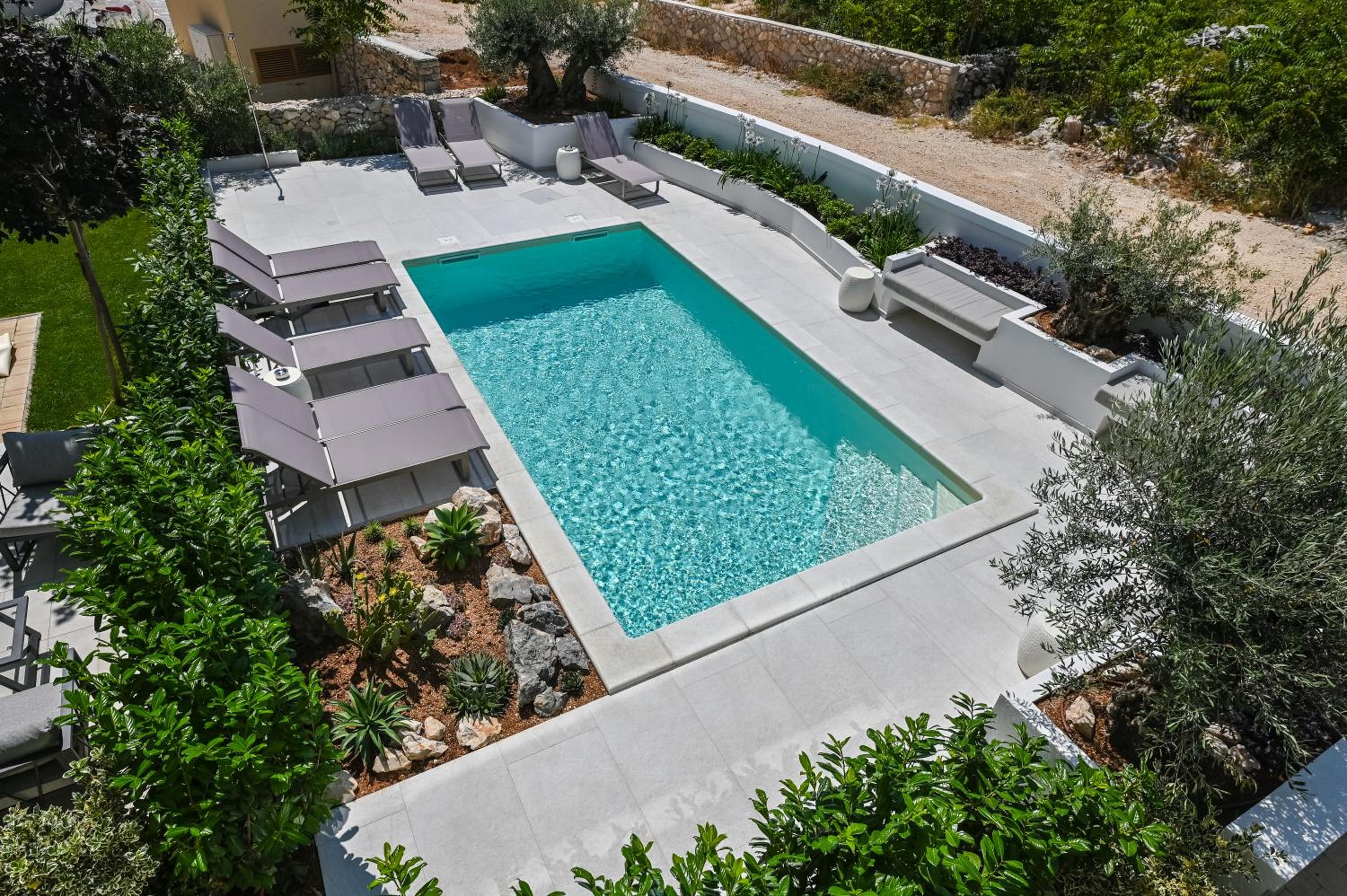 VILLA CALA, Hotel Rooms&Apartments