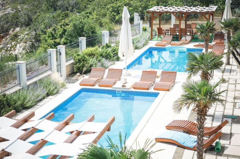Beachfront apartment with pool, panoramic sea view - by Traveler tourist agency Krk - ID 2390 view 5
