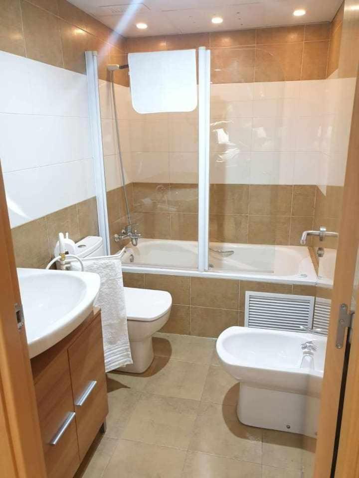 Centro aparcamiento gratuito al lado del pilar