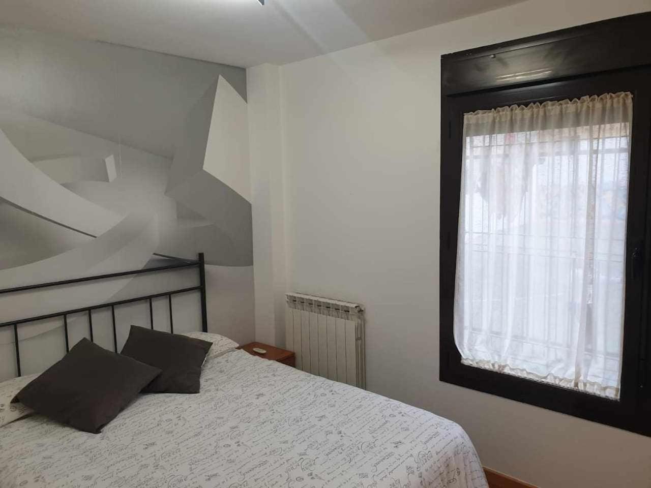 Centro aparcamiento gratuito al lado del pilar