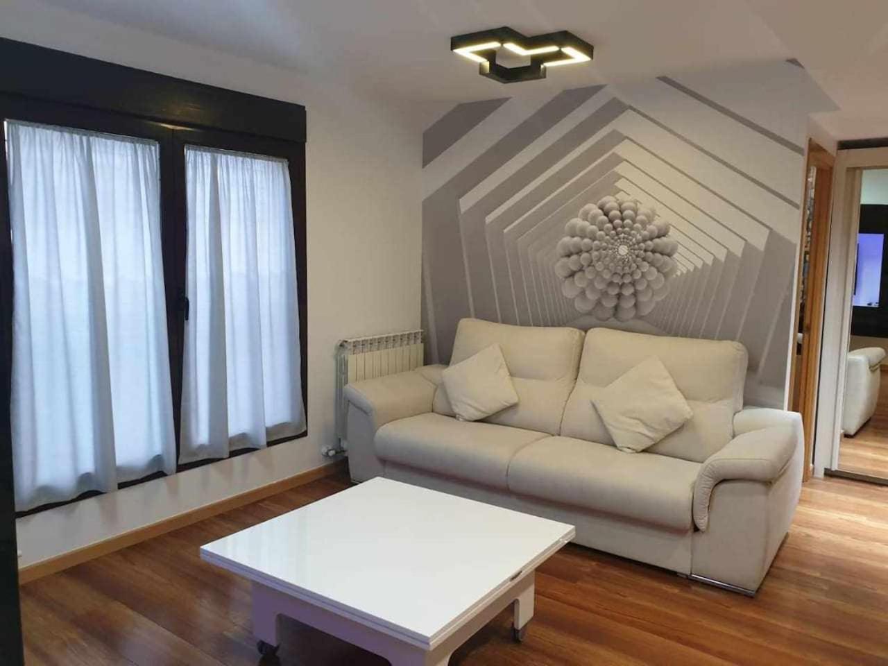 Centro aparcamiento gratuito al lado del pilar