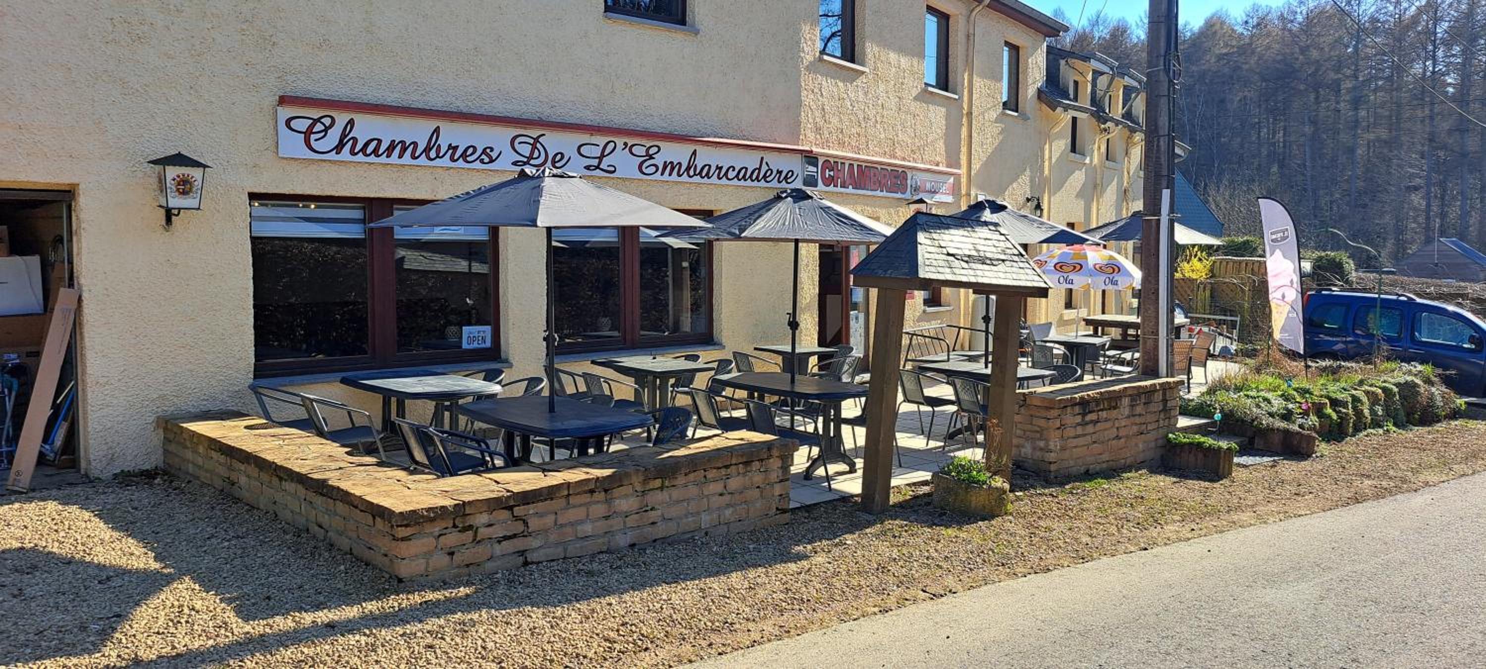 Auberge Chez Dikke Vriend, Chambres et taverne